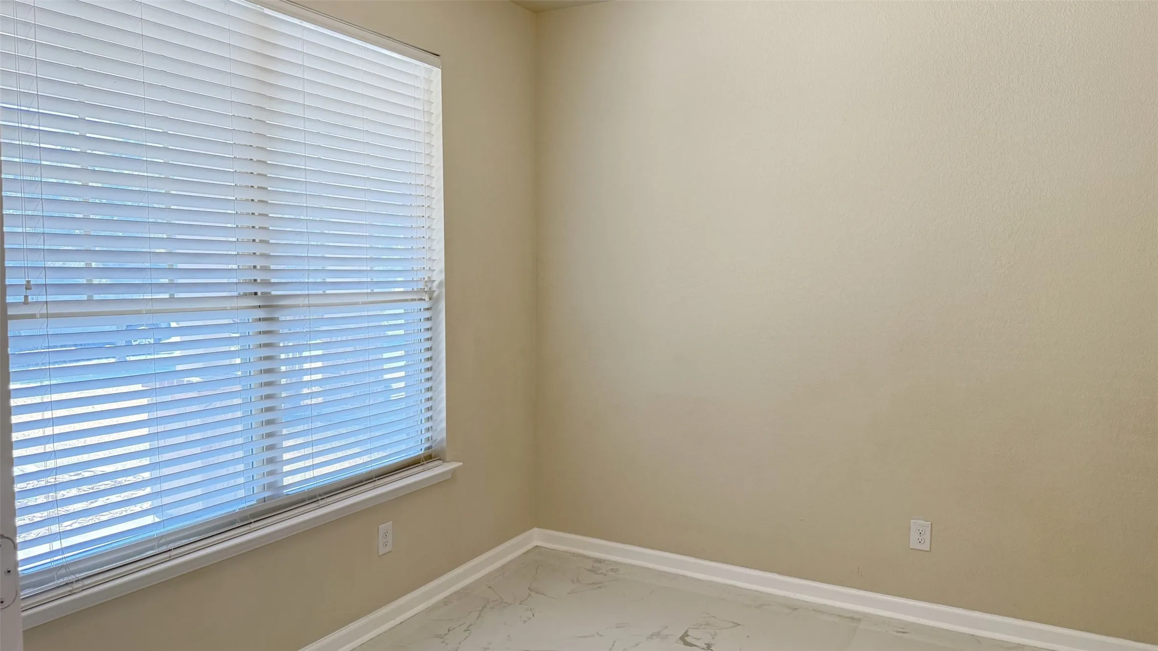 Single Family Residence For Rent in Denton County , 1049 Marietta Lane, Aubrey, Texas 76227, 4 Bedroom, 3 Bathroom, 2 Garage spaces, 2,058 Sqft, built in 2015, mls#21384460, Real Estate Agent in Aubrey, Homes For Rent in Denton county, Homes For Rent in Aubrey, Realtor in Aubrey Texas, Real Estate Brokerage Independent Realty Texas, Luminita Cordes Realtor