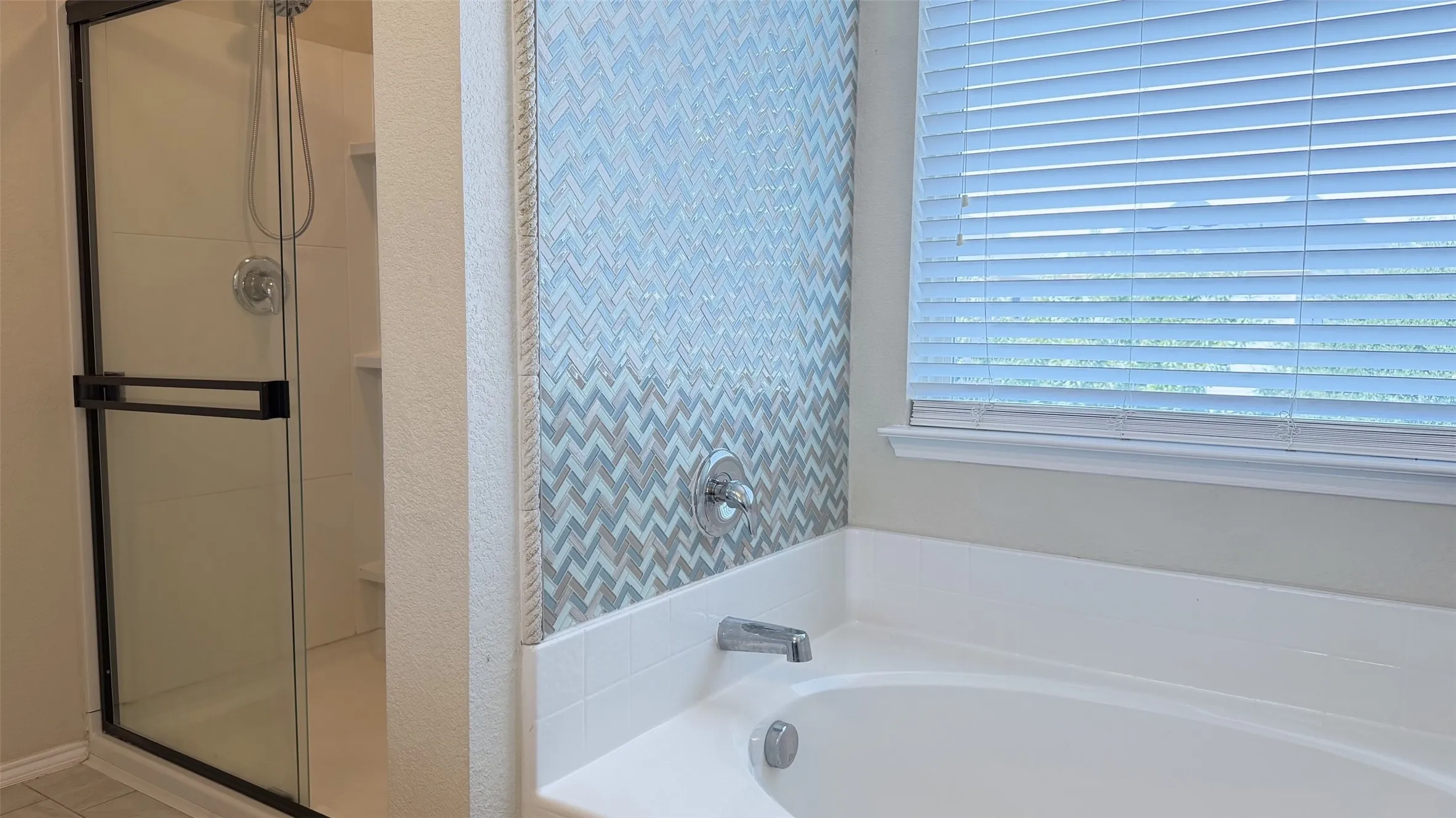 Single Family Residence For Rent in Denton County , 1049 Marietta Lane, Aubrey, Texas 76227, 4 Bedroom, 3 Bathroom, 2 Garage spaces, 2,058 Sqft, built in 2015, mls#21384460, Real Estate Agent in Aubrey, Homes For Rent in Denton county, Homes For Rent in Aubrey, Realtor in Aubrey Texas, Real Estate Brokerage Independent Realty Texas, Luminita Cordes Realtor