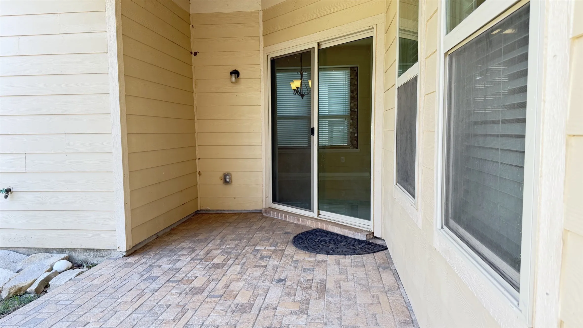 Single Family Residence For Rent in Denton County , 1049 Marietta Lane, Aubrey, Texas 76227, 4 Bedroom, 3 Bathroom, 2 Garage spaces, 2,058 Sqft, built in 2015, mls#21384460, Real Estate Agent in Aubrey, Homes For Rent in Denton county, Homes For Rent in Aubrey, Realtor in Aubrey Texas, Real Estate Brokerage Independent Realty Texas, Luminita Cordes Realtor