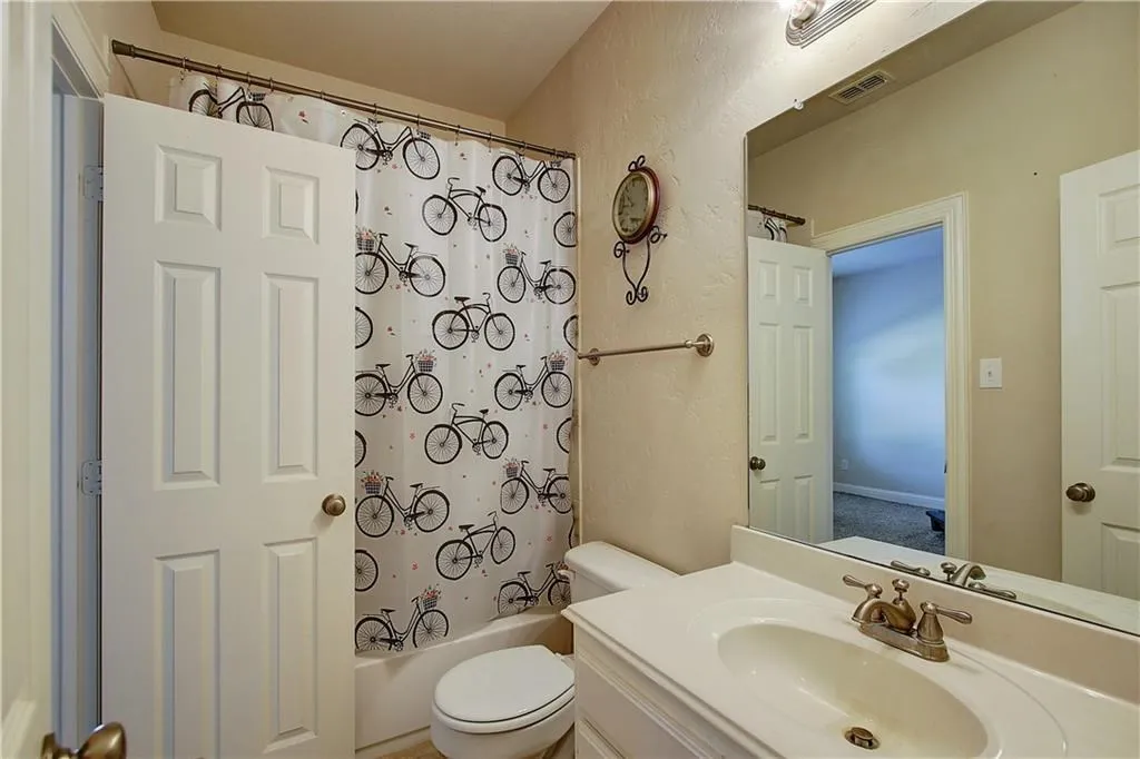 Single Family Residence For Rent in Dallas County , 6917 Shady View Court, Sachse, Texas 75048, 5 Bedroom, 4 Bathroom, Garage spaces, 3,349 Sqft, built in 2007, mls#21384493, Real Estate Agent in Sachse, Homes For Rent in Dallas county, Homes For Rent in Sachse, Realtor in Sachse Texas, Real Estate Brokerage Independent Realty Texas, Luminita Cordes Realtor