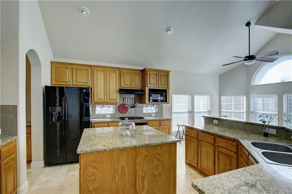 Single Family Residence For Rent in Dallas County , 6917 Shady View Court, Sachse, Texas 75048, 5 Bedroom, 4 Bathroom, Garage spaces, 3,349 Sqft, built in 2007, mls#21384493, Real Estate Agent in Sachse, Homes For Rent in Dallas county, Homes For Rent in Sachse, Realtor in Sachse Texas, Real Estate Brokerage Independent Realty Texas, Luminita Cordes Realtor