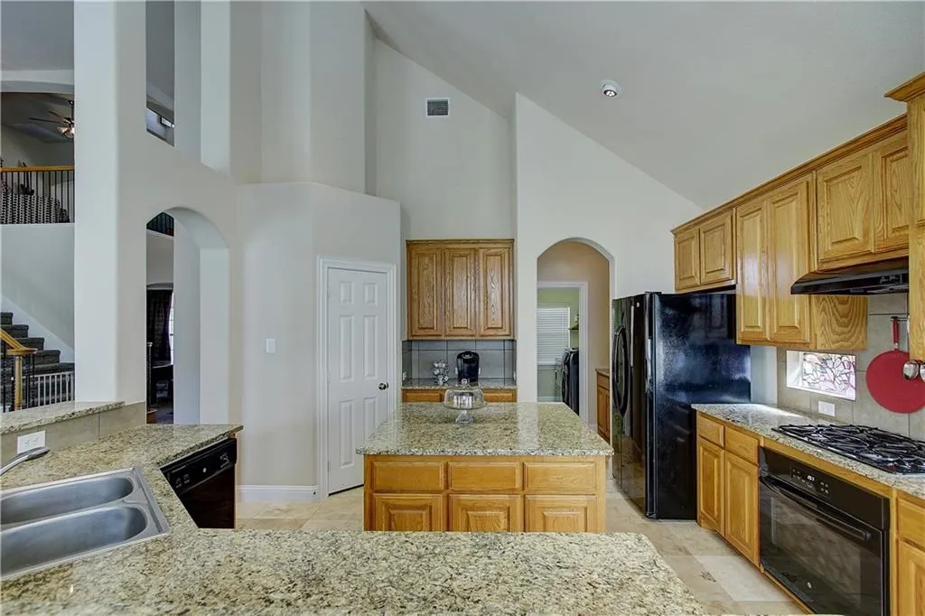 Single Family Residence For Rent in Dallas County , 6917 Shady View Court, Sachse, Texas 75048, 5 Bedroom, 4 Bathroom, Garage spaces, 3,349 Sqft, built in 2007, mls#21384493, Real Estate Agent in Sachse, Homes For Rent in Dallas county, Homes For Rent in Sachse, Realtor in Sachse Texas, Real Estate Brokerage Independent Realty Texas, Luminita Cordes Realtor