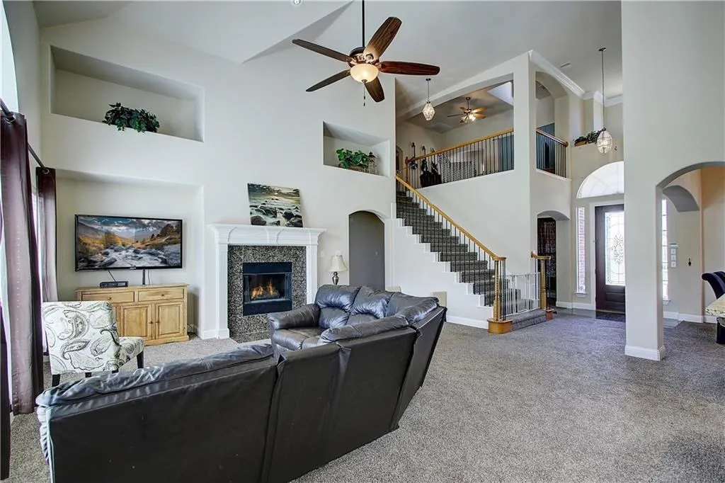 Single Family Residence For Rent in Dallas County , 6917 Shady View Court, Sachse, Texas 75048, 5 Bedroom, 4 Bathroom, Garage spaces, 3,349 Sqft, built in 2007, mls#21384493, Real Estate Agent in Sachse, Homes For Rent in Dallas county, Homes For Rent in Sachse, Realtor in Sachse Texas, Real Estate Brokerage Independent Realty Texas, Luminita Cordes Realtor