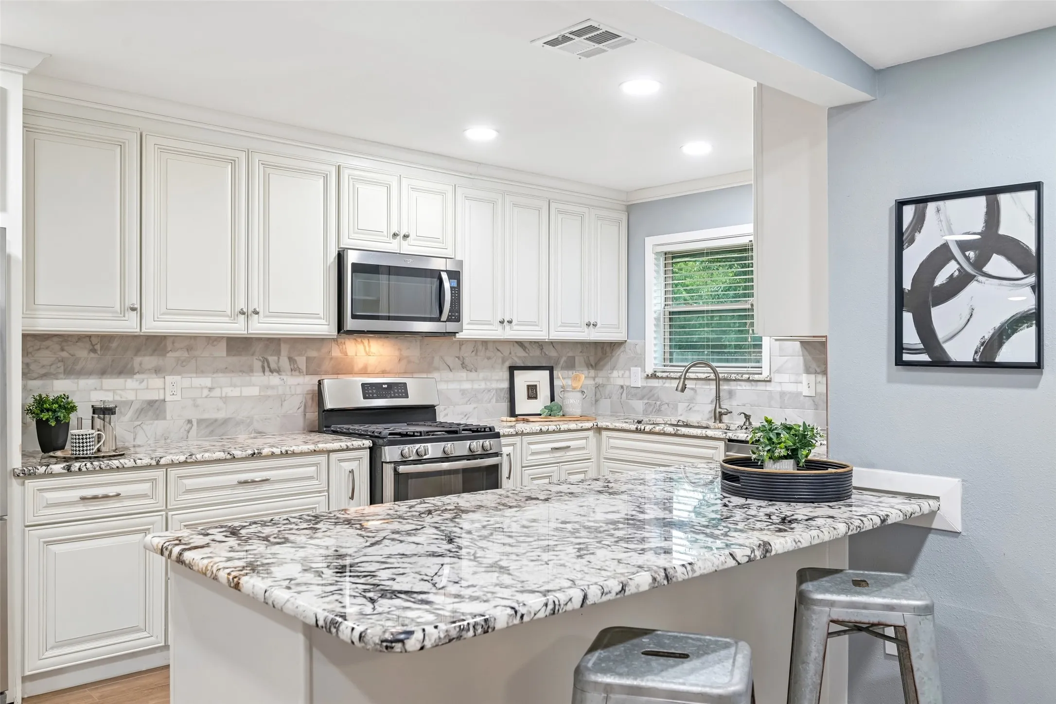 Single Family Residence For Sale in Dallas County , 3438 Princeton Drive, Irving, Texas 75062, 3 Bedroom, 2 Bathroom, 1 Garage spaces, 1,700 Sqft, built in 1957, mls#21376232, Real Estate Agent in Irving, Homes For Sale in Dallas county, Homes For Sale in Irving, Realtor in Irving Texas, Real Estate Brokerage Independent Realty Texas, Luminita Cordes Realtor