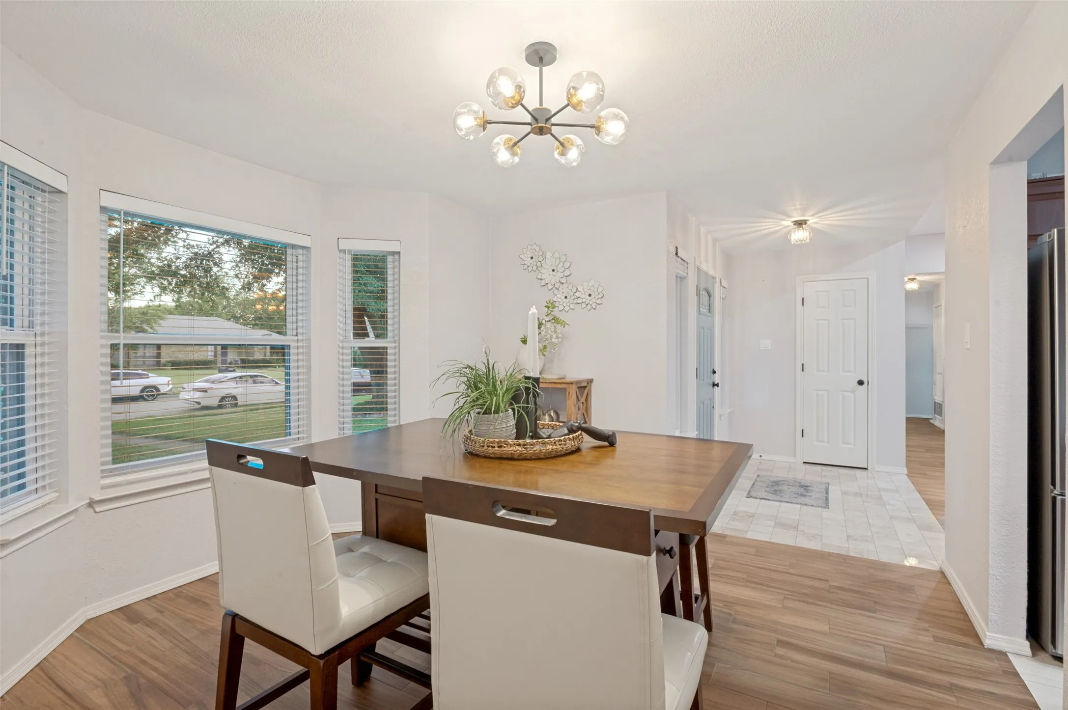 Single Family Residence For Sale in Denton County , 2021 Clearwater Trail, Carrollton, Texas 75010, 3 Bedroom, 2 Bathroom, 2 Garage spaces, 1,763 Sqft, built in 1985, mls#21384143, Real Estate Agent in Carrollton, Homes For Sale in Denton county, Homes For Sale in Carrollton, Realtor in Carrollton Texas, Real Estate Brokerage Independent Realty Texas, Luminita Cordes Realtor