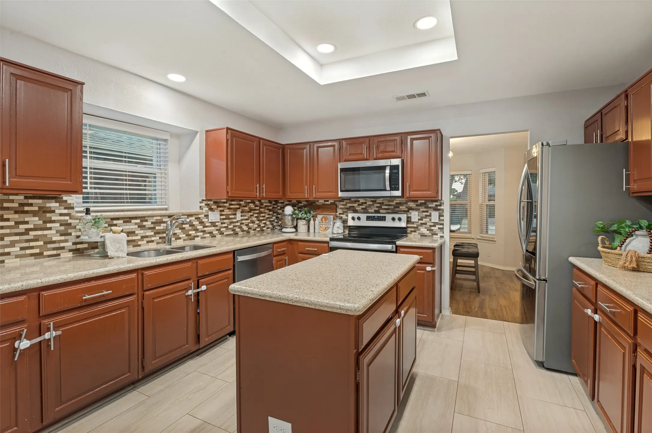 Single Family Residence For Sale in Denton County , 2021 Clearwater Trail, Carrollton, Texas 75010, 3 Bedroom, 2 Bathroom, 2 Garage spaces, 1,763 Sqft, built in 1985, mls#21384143, Real Estate Agent in Carrollton, Homes For Sale in Denton county, Homes For Sale in Carrollton, Realtor in Carrollton Texas, Real Estate Brokerage Independent Realty Texas, Luminita Cordes Realtor
