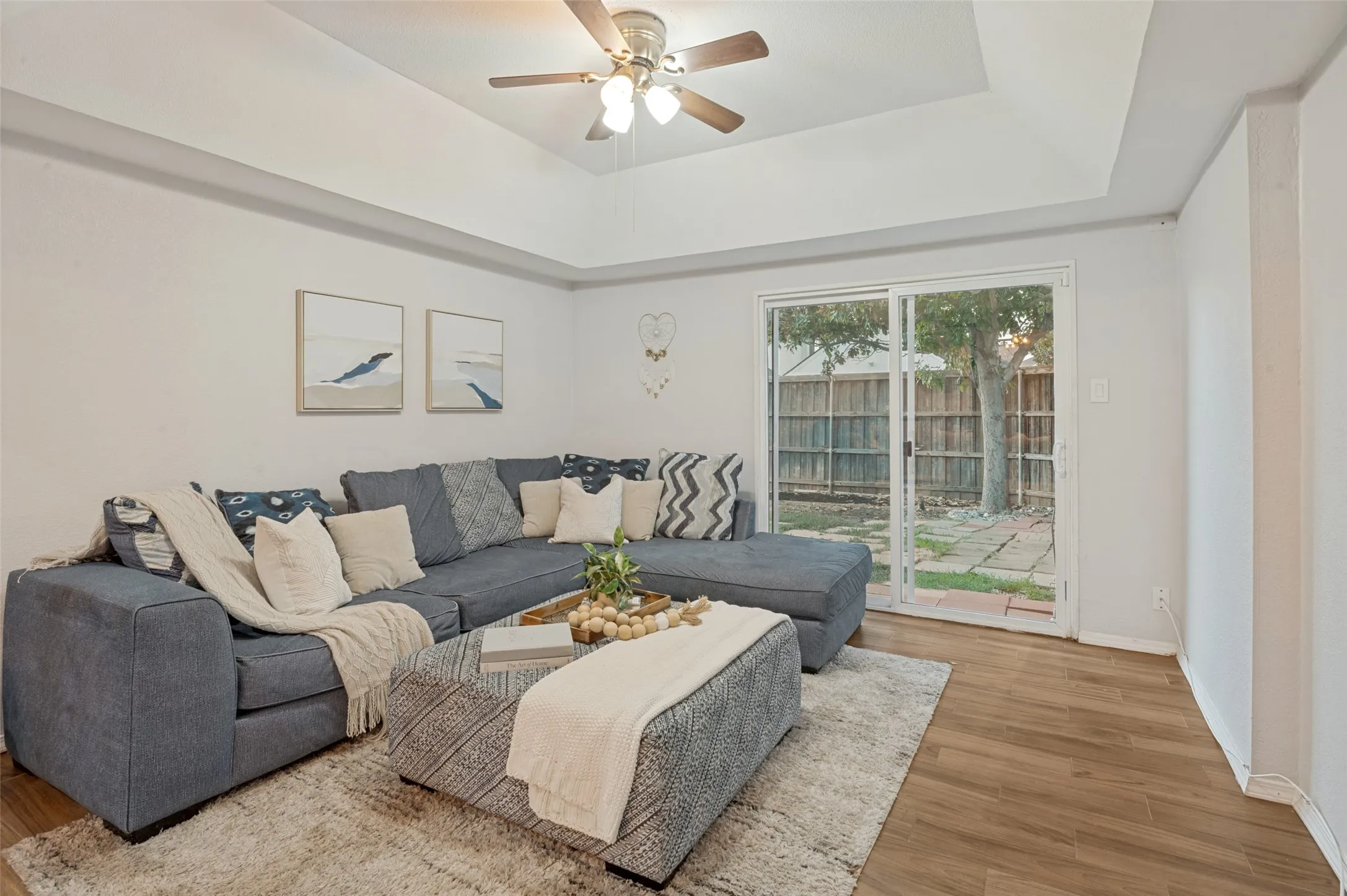 Single Family Residence For Sale in Denton County , 2021 Clearwater Trail, Carrollton, Texas 75010, 3 Bedroom, 2 Bathroom, 2 Garage spaces, 1,763 Sqft, built in 1985, mls#21384143, Real Estate Agent in Carrollton, Homes For Sale in Denton county, Homes For Sale in Carrollton, Realtor in Carrollton Texas, Real Estate Brokerage Independent Realty Texas, Luminita Cordes Realtor