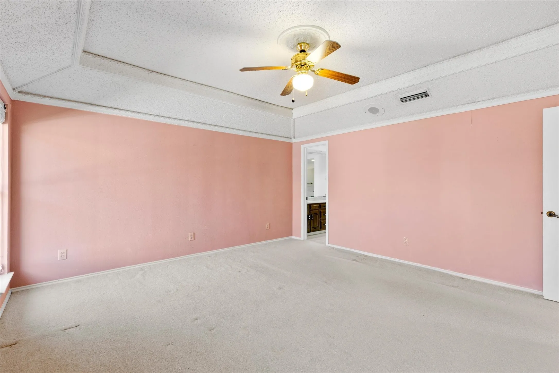 Single Family Residence For Sale in Collin County , 1617 Danube Lane, Plano, Texas 75075, 3 Bedroom, 2 Bathroom, 2 Garage spaces, 2,107 Sqft, built in 1981, mls#21379425, Real Estate Agent in Plano, Homes For Sale in Collin county, Homes For Sale in Plano, Realtor in Plano Texas, Real Estate Brokerage Independent Realty Texas, Luminita Cordes Realtor