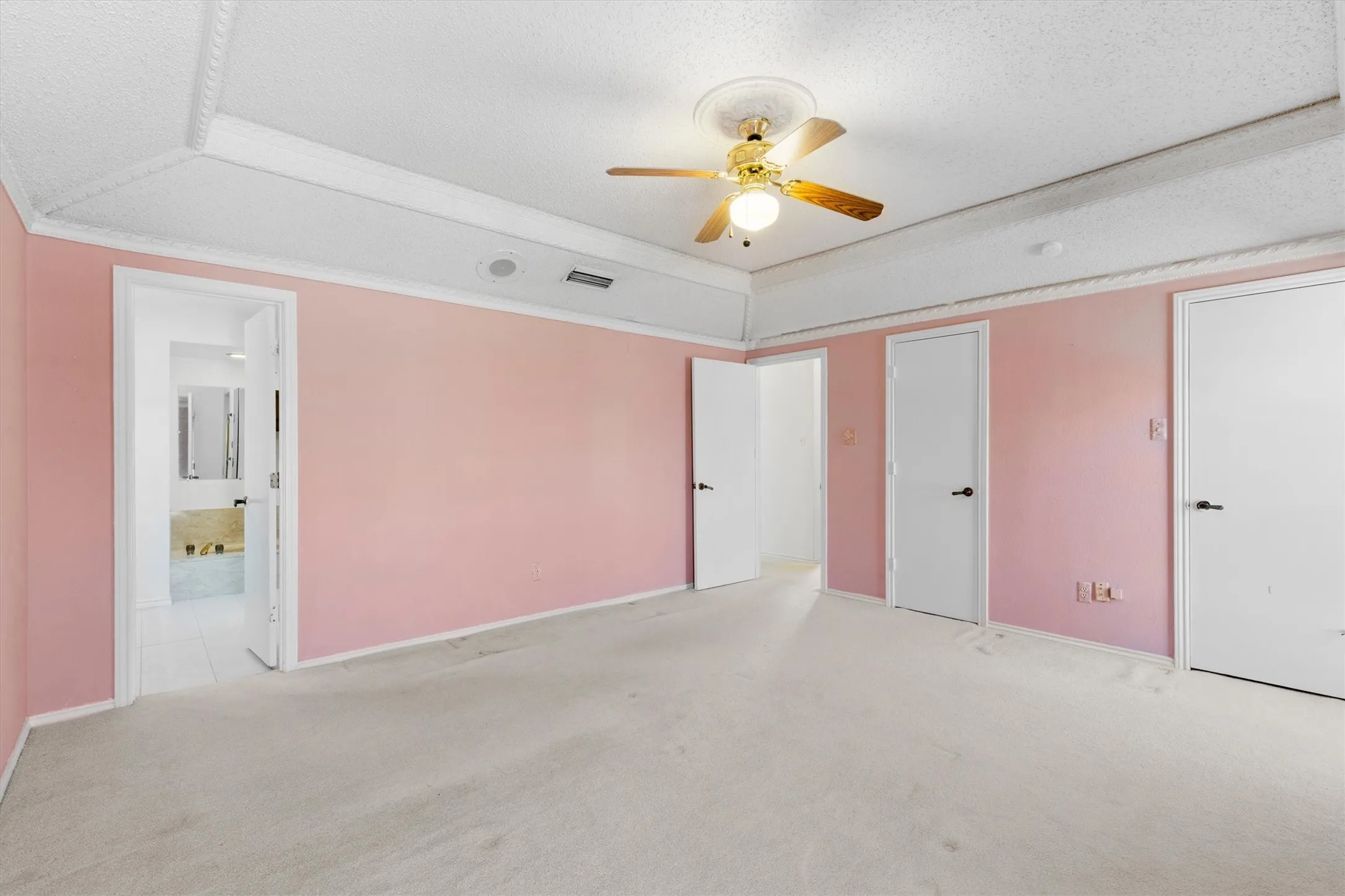 Single Family Residence For Sale in Collin County , 1617 Danube Lane, Plano, Texas 75075, 3 Bedroom, 2 Bathroom, 2 Garage spaces, 2,107 Sqft, built in 1981, mls#21379425, Real Estate Agent in Plano, Homes For Sale in Collin county, Homes For Sale in Plano, Realtor in Plano Texas, Real Estate Brokerage Independent Realty Texas, Luminita Cordes Realtor
