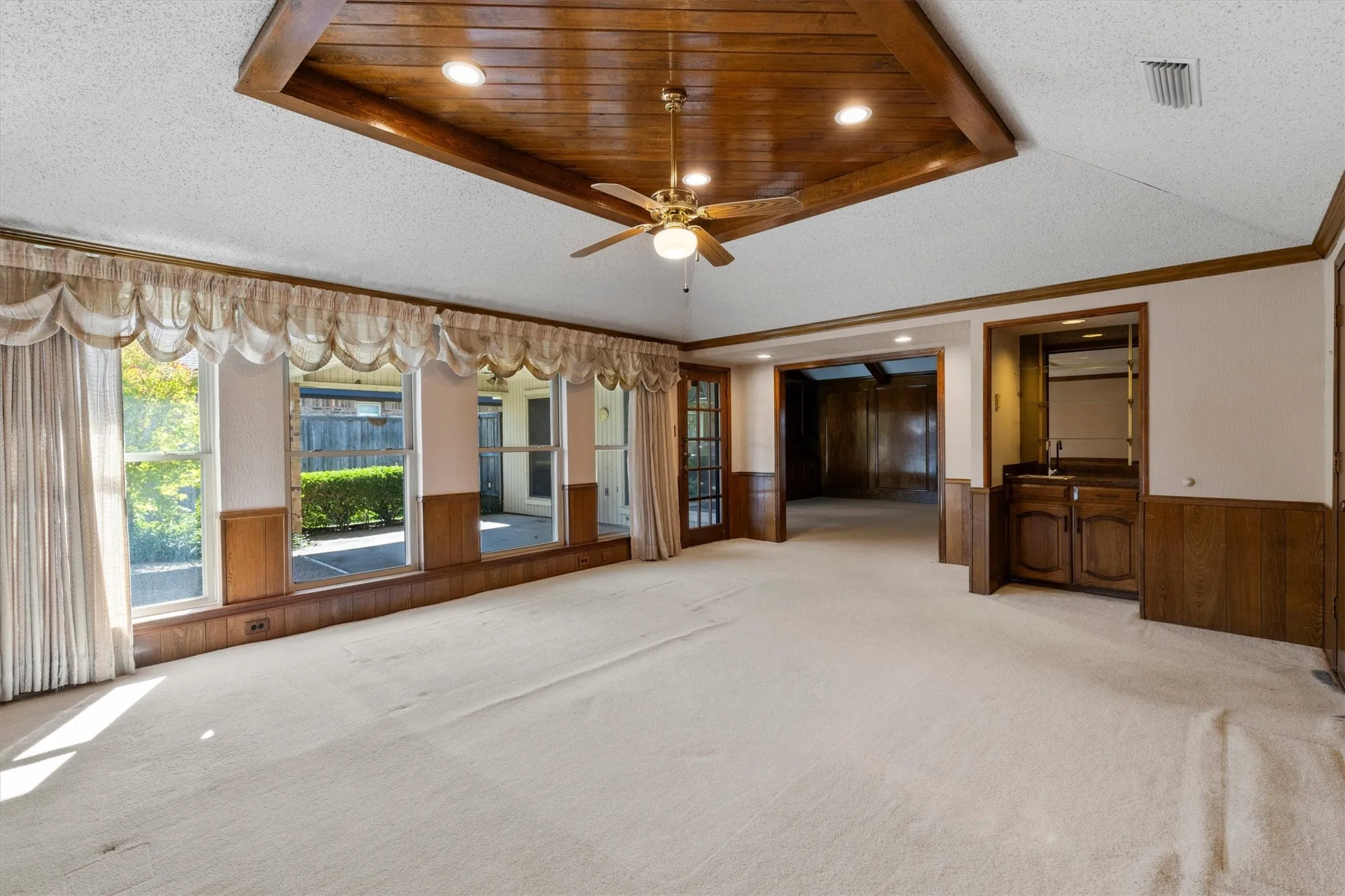 Single Family Residence For Sale in Collin County , 1617 Danube Lane, Plano, Texas 75075, 3 Bedroom, 2 Bathroom, 2 Garage spaces, 2,107 Sqft, built in 1981, mls#21379425, Real Estate Agent in Plano, Homes For Sale in Collin county, Homes For Sale in Plano, Realtor in Plano Texas, Real Estate Brokerage Independent Realty Texas, Luminita Cordes Realtor