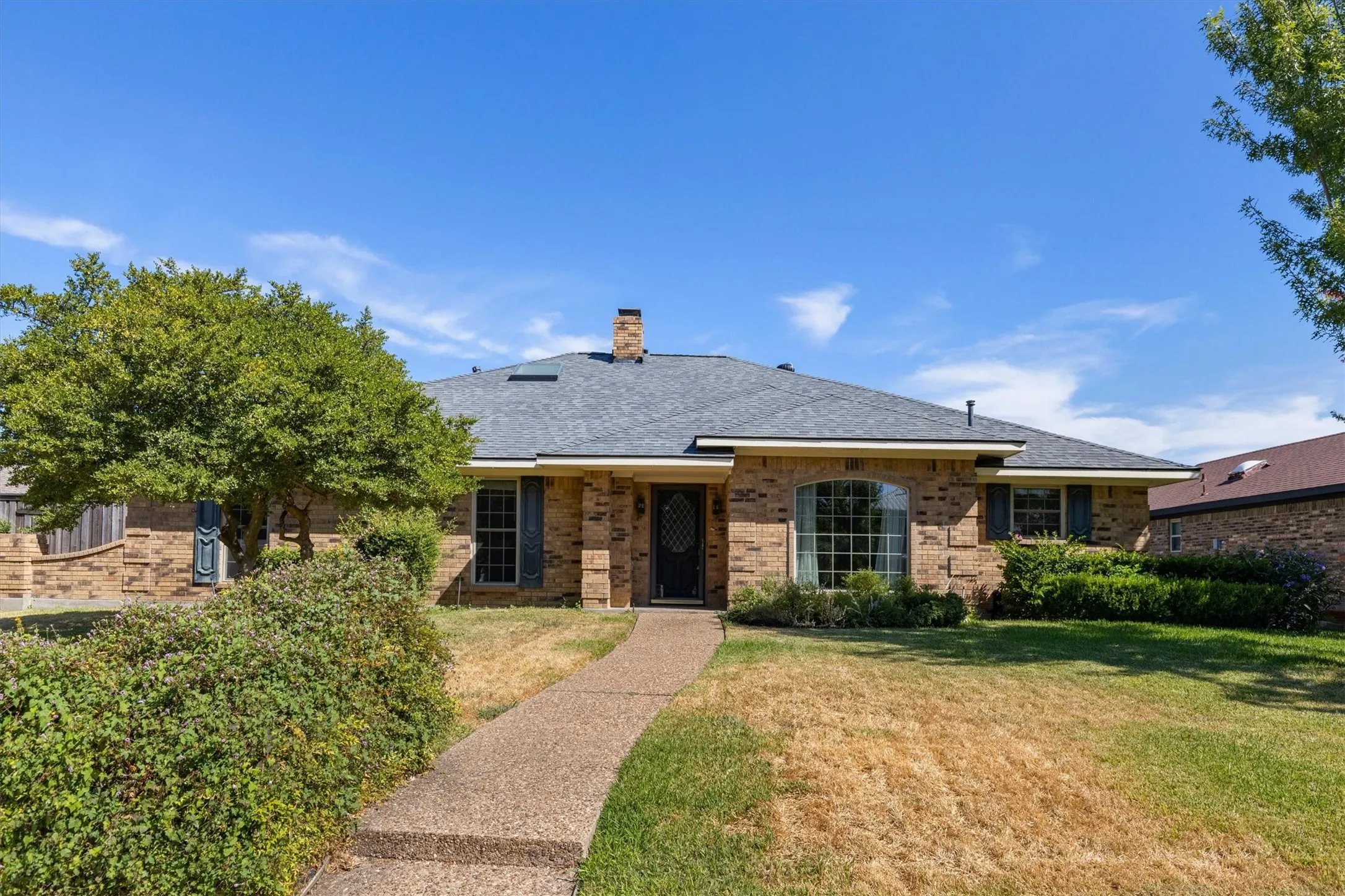 Single Family Residence For Sale in Collin County , 1617 Danube Lane, Plano, Texas 75075, 3 Bedroom, 2 Bathroom, 2 Garage spaces, 2,107 Sqft, built in 1981, mls#21379425, Real Estate Agent in Plano, Homes For Sale in Collin county, Homes For Sale in Plano, Realtor in Plano Texas, Real Estate Brokerage Independent Realty Texas, Luminita Cordes Realtor