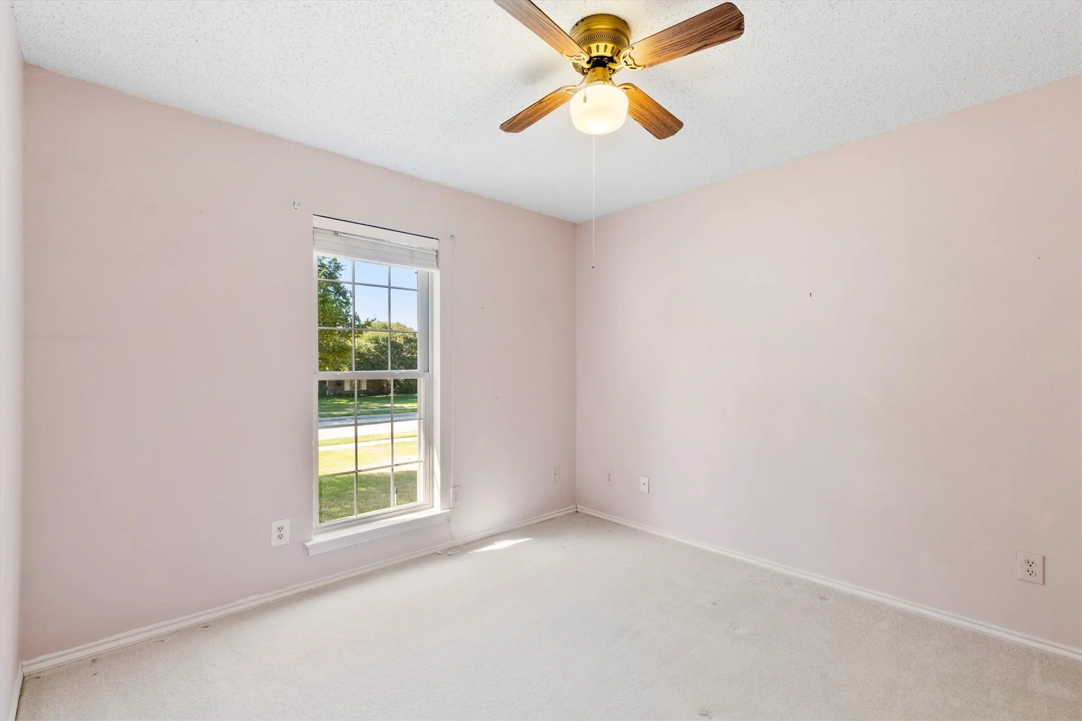 Single Family Residence For Sale in Collin County , 1617 Danube Lane, Plano, Texas 75075, 3 Bedroom, 2 Bathroom, 2 Garage spaces, 2,107 Sqft, built in 1981, mls#21379425, Real Estate Agent in Plano, Homes For Sale in Collin county, Homes For Sale in Plano, Realtor in Plano Texas, Real Estate Brokerage Independent Realty Texas, Luminita Cordes Realtor