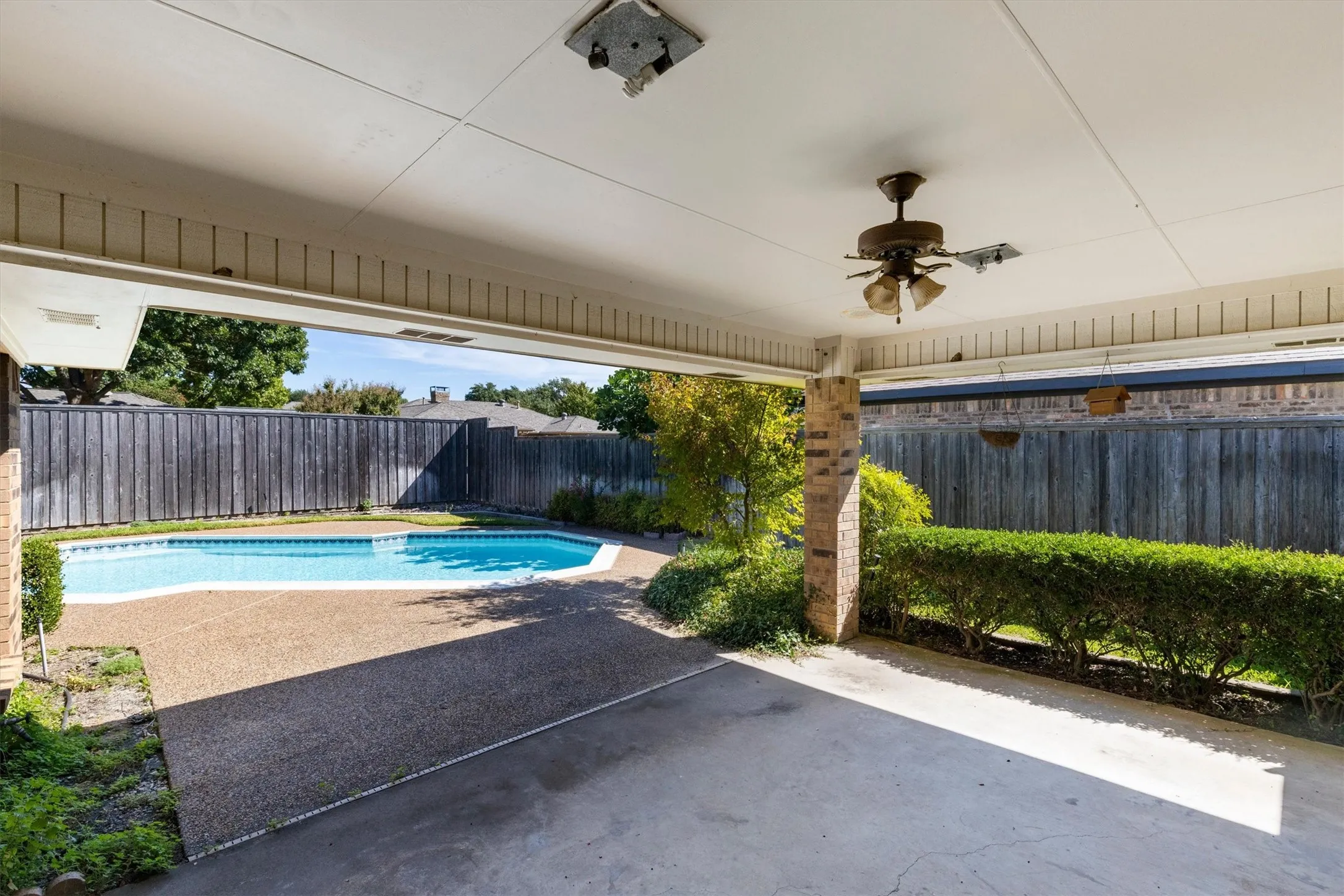 Single Family Residence For Sale in Collin County , 1617 Danube Lane, Plano, Texas 75075, 3 Bedroom, 2 Bathroom, 2 Garage spaces, 2,107 Sqft, built in 1981, mls#21379425, Real Estate Agent in Plano, Homes For Sale in Collin county, Homes For Sale in Plano, Realtor in Plano Texas, Real Estate Brokerage Independent Realty Texas, Luminita Cordes Realtor