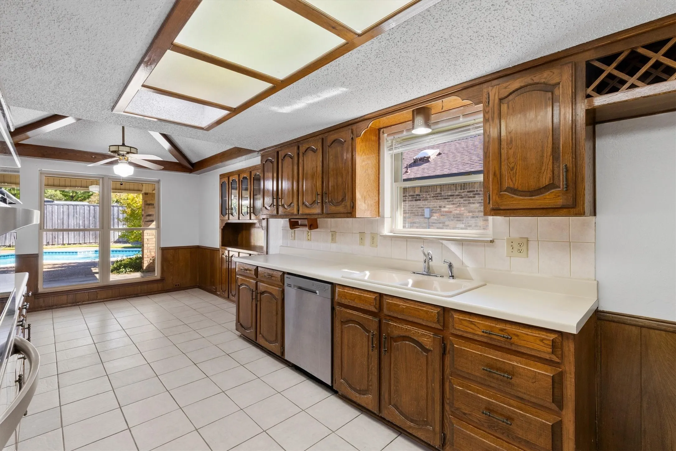 Single Family Residence For Sale in Collin County , 1617 Danube Lane, Plano, Texas 75075, 3 Bedroom, 2 Bathroom, 2 Garage spaces, 2,107 Sqft, built in 1981, mls#21379425, Real Estate Agent in Plano, Homes For Sale in Collin county, Homes For Sale in Plano, Realtor in Plano Texas, Real Estate Brokerage Independent Realty Texas, Luminita Cordes Realtor