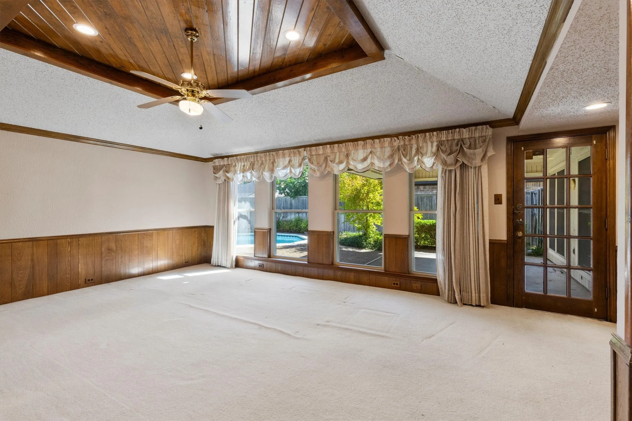 Single Family Residence For Sale in Collin County , 1617 Danube Lane, Plano, Texas 75075, 3 Bedroom, 2 Bathroom, 2 Garage spaces, 2,107 Sqft, built in 1981, mls#21379425, Real Estate Agent in Plano, Homes For Sale in Collin county, Homes For Sale in Plano, Realtor in Plano Texas, Real Estate Brokerage Independent Realty Texas, Luminita Cordes Realtor