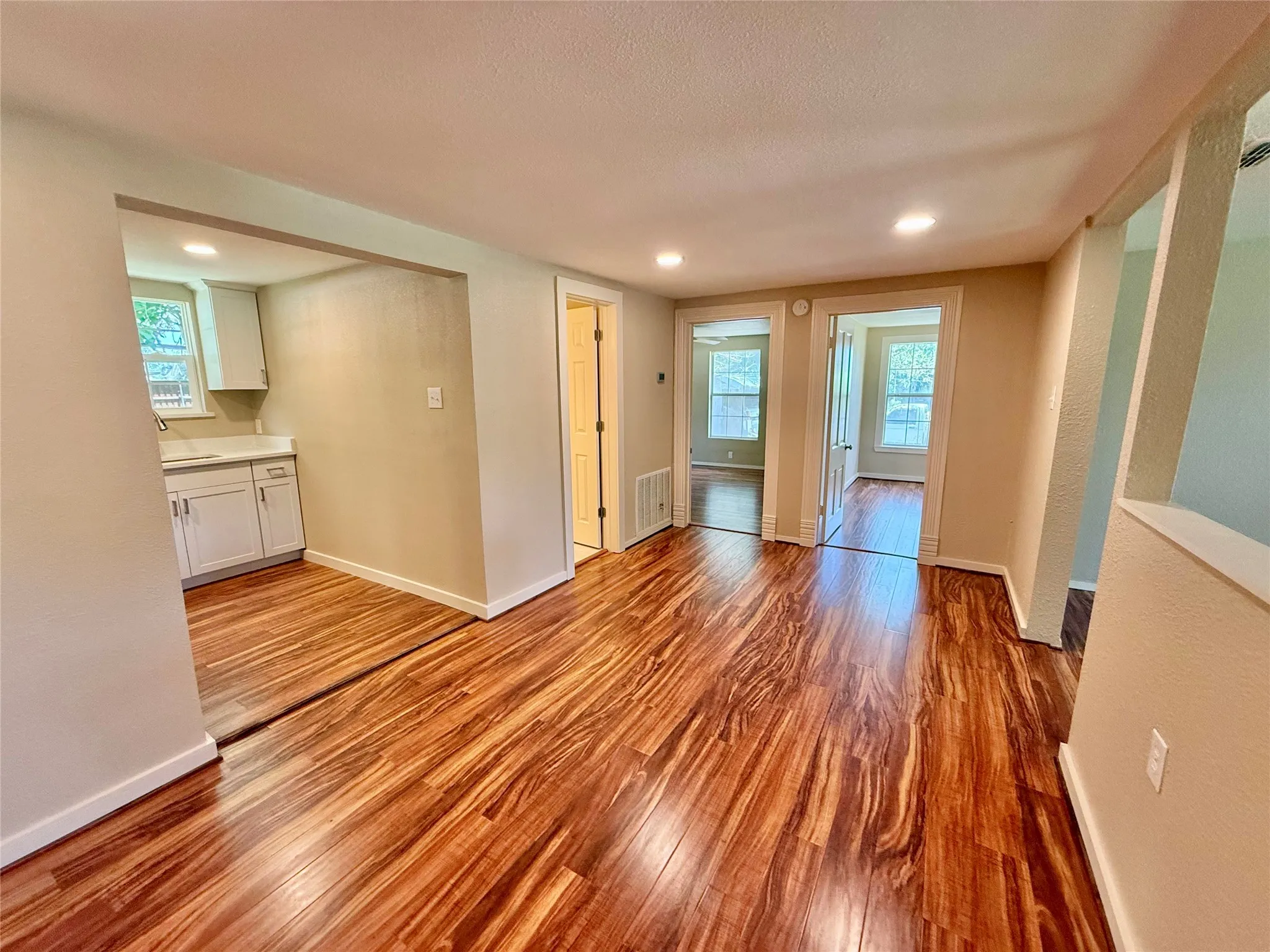 Single Family Residence For Rent in Hopkins County , 417 Putman Street, Sulphur Springs, Texas 75482, 3 Bedroom, 2 Bathroom, Garage spaces, 1,488 Sqft, built in 1957, mls#21384149, Real Estate Agent in Sulphur Springs, Homes For Rent in Hopkins county, Homes For Rent in Sulphur Springs, Realtor in Sulphur Springs Texas, Real Estate Brokerage Independent Realty Texas, Luminita Cordes Realtor