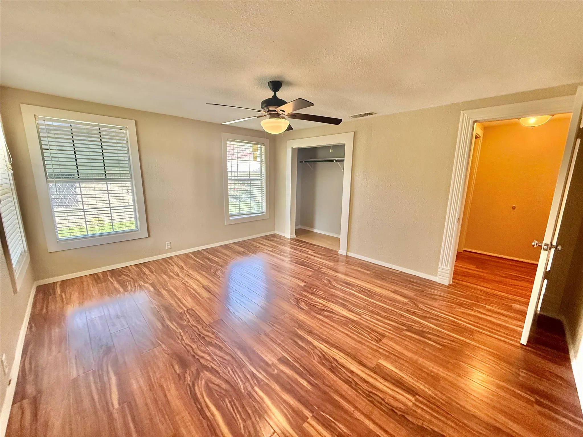 Single Family Residence For Rent in Hopkins County , 417 Putman Street, Sulphur Springs, Texas 75482, 3 Bedroom, 2 Bathroom, Garage spaces, 1,488 Sqft, built in 1957, mls#21384149, Real Estate Agent in Sulphur Springs, Homes For Rent in Hopkins county, Homes For Rent in Sulphur Springs, Realtor in Sulphur Springs Texas, Real Estate Brokerage Independent Realty Texas, Luminita Cordes Realtor