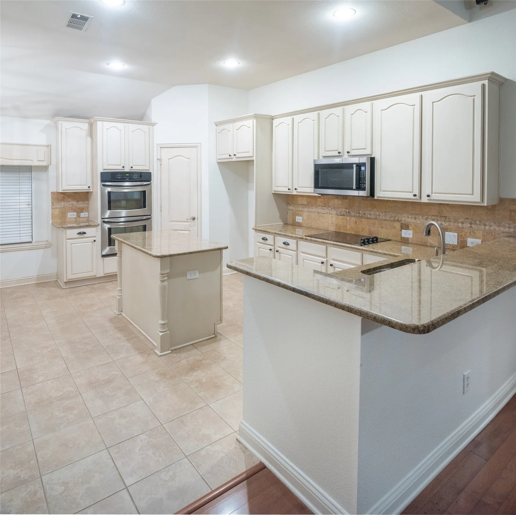 Single Family Residence For Rent in Collin County , 742 Yellowstone Drive, Allen, Texas 75002, 4 Bedroom, 2 Bathroom, 2 Garage spaces, 2,395 Sqft, built in 1998, mls#21384443, Real Estate Agent in Allen, Homes For Rent in Collin county, Homes For Rent in Allen, Realtor in Allen Texas, Real Estate Brokerage Independent Realty Texas, Luminita Cordes Realtor