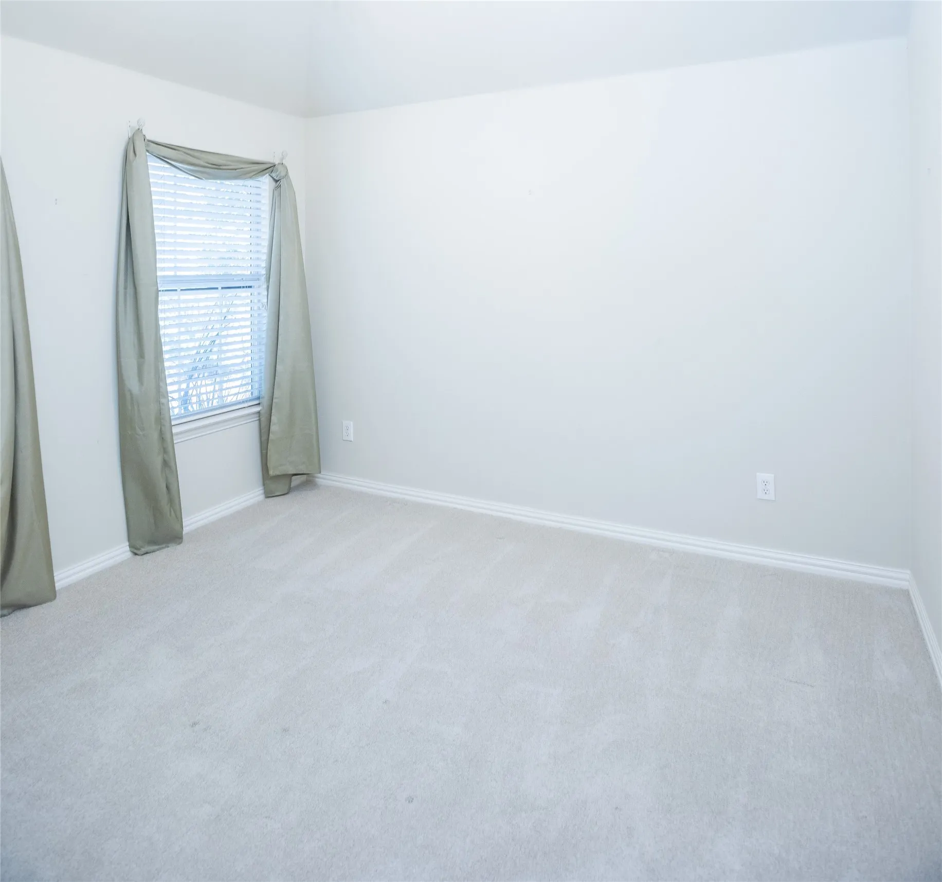 Single Family Residence For Rent in Collin County , 742 Yellowstone Drive, Allen, Texas 75002, 4 Bedroom, 2 Bathroom, 2 Garage spaces, 2,395 Sqft, built in 1998, mls#21384443, Real Estate Agent in Allen, Homes For Rent in Collin county, Homes For Rent in Allen, Realtor in Allen Texas, Real Estate Brokerage Independent Realty Texas, Luminita Cordes Realtor