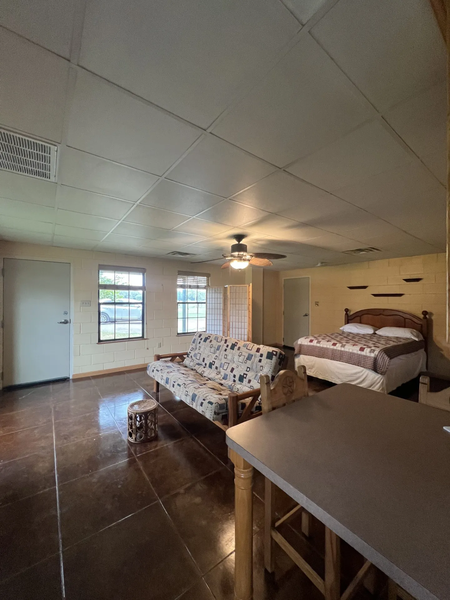 Single Family Residence For Rent in Van Zandt County , 1976 Vz County Road 3507, Edgewood, Texas 75117, 1 Bedroom, 1 Bathroom, Garage spaces, 576 Sqft, built in 2007, mls#21382360, Real Estate Agent in Edgewood, Homes For Rent in Van Zandt county, Homes For Rent in Edgewood, Realtor in Edgewood Texas, Real Estate Brokerage Independent Realty Texas, Luminita Cordes Realtor