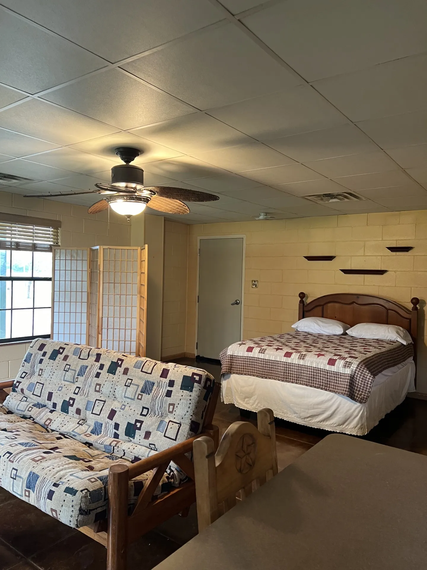 Single Family Residence For Rent in Van Zandt County , 1976 Vz County Road 3507, Edgewood, Texas 75117, 1 Bedroom, 1 Bathroom, Garage spaces, 576 Sqft, built in 2007, mls#21382360, Real Estate Agent in Edgewood, Homes For Rent in Van Zandt county, Homes For Rent in Edgewood, Realtor in Edgewood Texas, Real Estate Brokerage Independent Realty Texas, Luminita Cordes Realtor