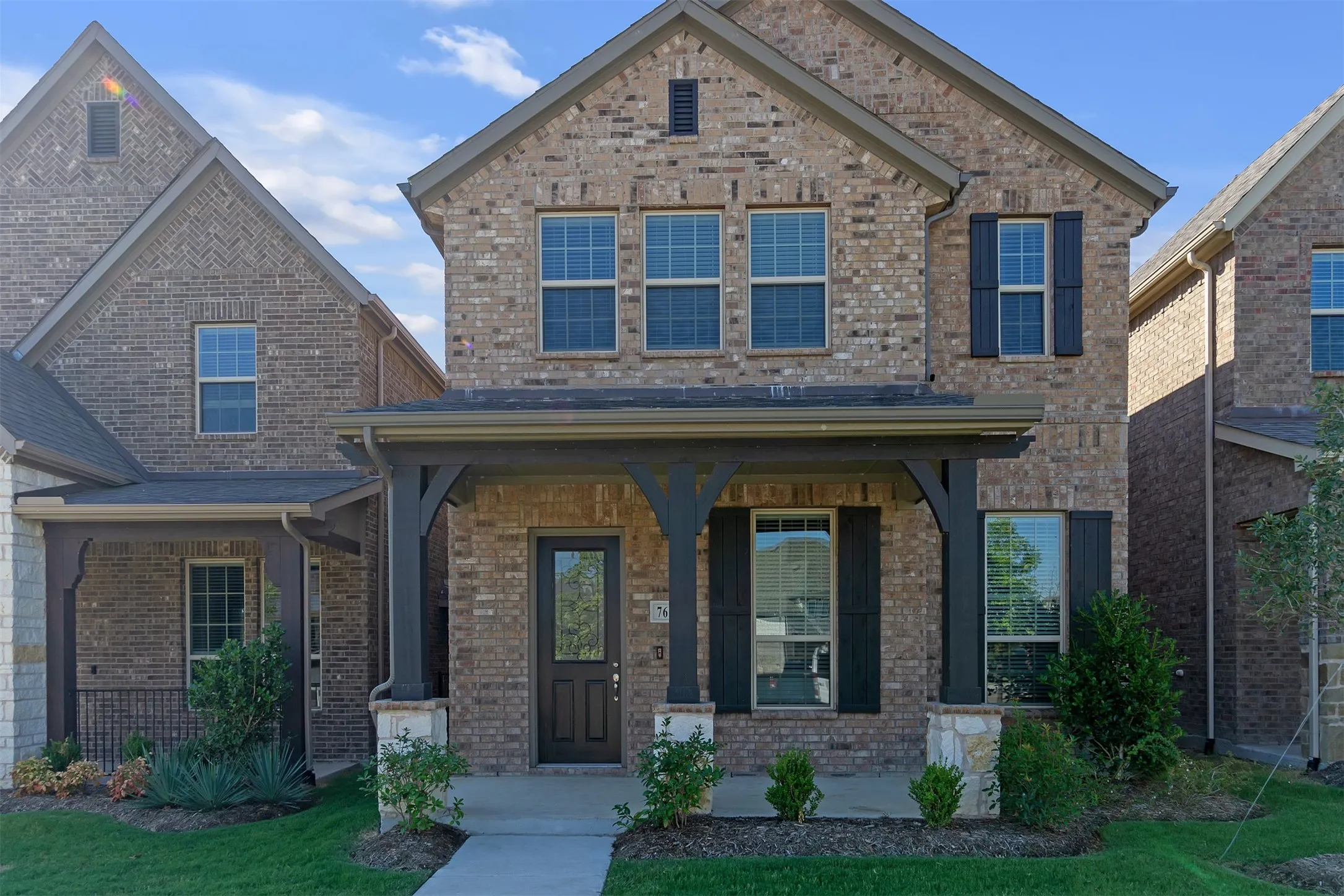 Single Family Residence For Rent in Dallas County , 7616 Redondo Drive, Rowlett, Texas 75088, 3 Bedroom, 3 Bathroom, 2 Garage spaces, 2,297 Sqft, built in 2019, mls#21383173, Real Estate Agent in Rowlett, Homes For Rent in Dallas county, Homes For Rent in Rowlett, Realtor in Rowlett Texas, Real Estate Brokerage Independent Realty Texas, Luminita Cordes Realtor