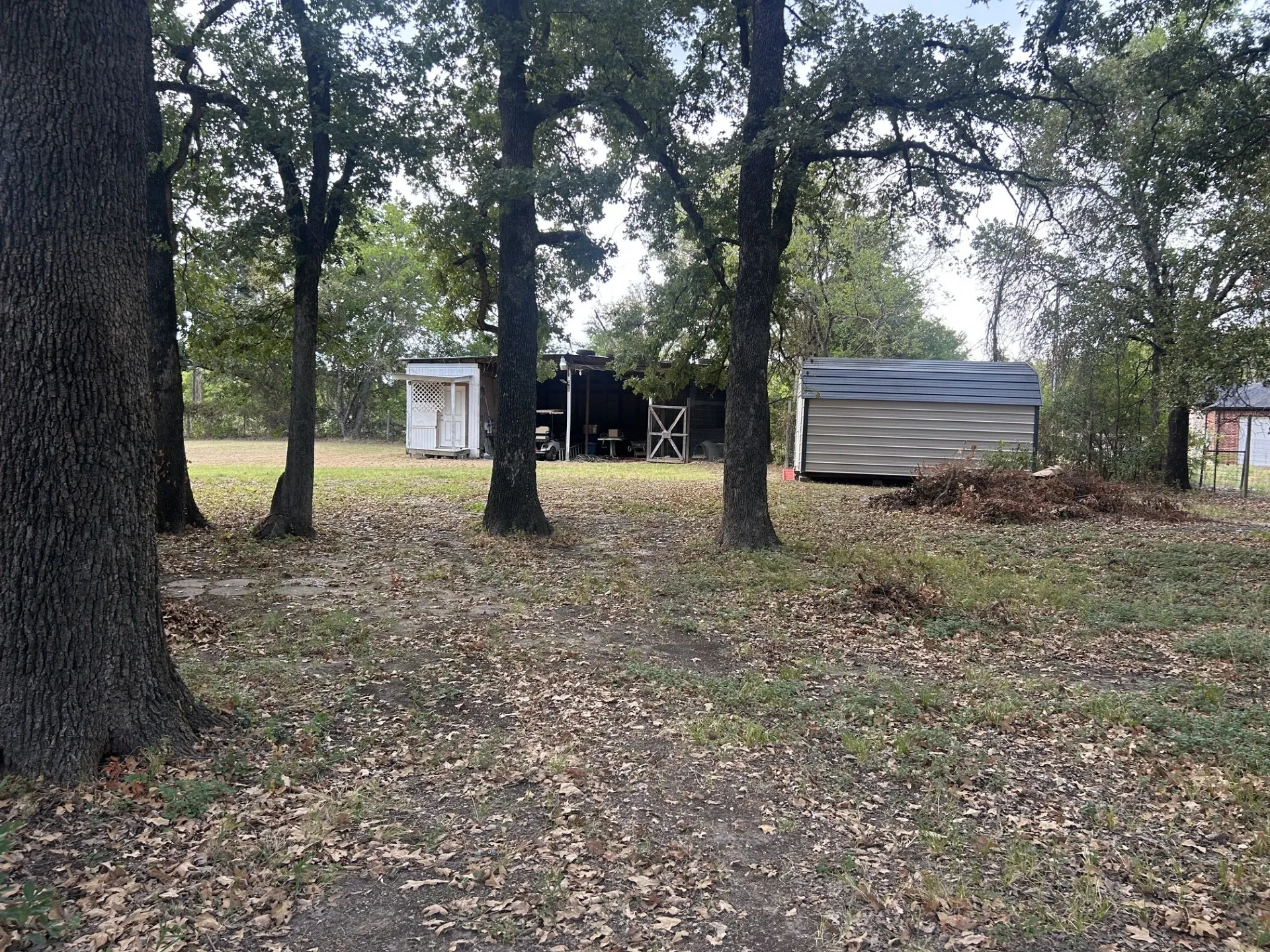Mobile Home For Sale in Hunt County , 9277 Morris Drive, Hawk Cove, Texas 75474, 3 Bedroom, 1 Bathroom, Garage spaces, 840 Sqft, built in 1974, mls#21380228, Real Estate Agent in Hawk Cove, Homes For Sale in Hunt county, Homes For Sale in Hawk Cove, Realtor in Hawk Cove Texas, Real Estate Brokerage Independent Realty Texas, Luminita Cordes Realtor