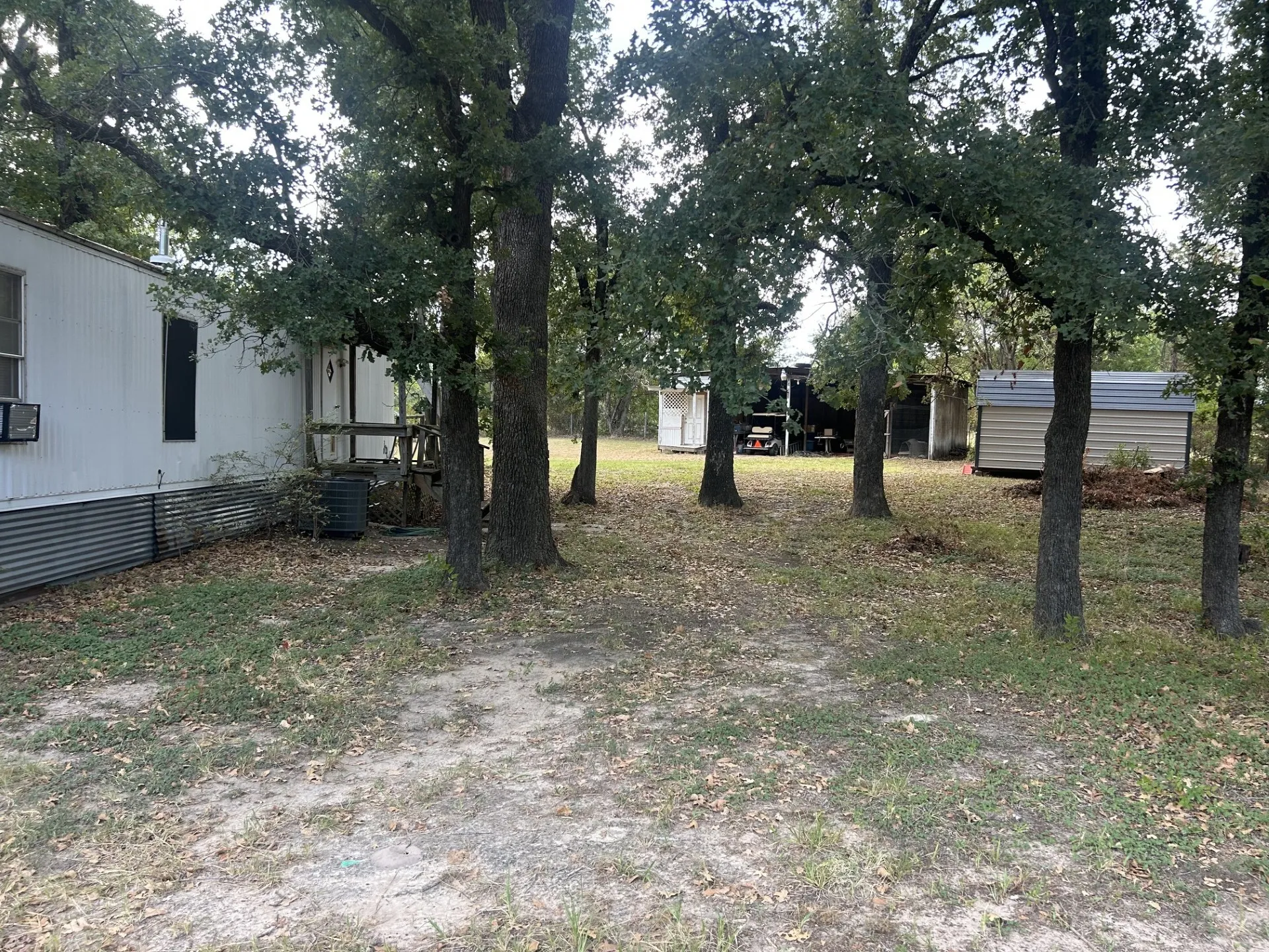 Mobile Home For Sale in Hunt County , 9277 Morris Drive, Hawk Cove, Texas 75474, 3 Bedroom, 1 Bathroom, Garage spaces, 840 Sqft, built in 1974, mls#21380228, Real Estate Agent in Hawk Cove, Homes For Sale in Hunt county, Homes For Sale in Hawk Cove, Realtor in Hawk Cove Texas, Real Estate Brokerage Independent Realty Texas, Luminita Cordes Realtor