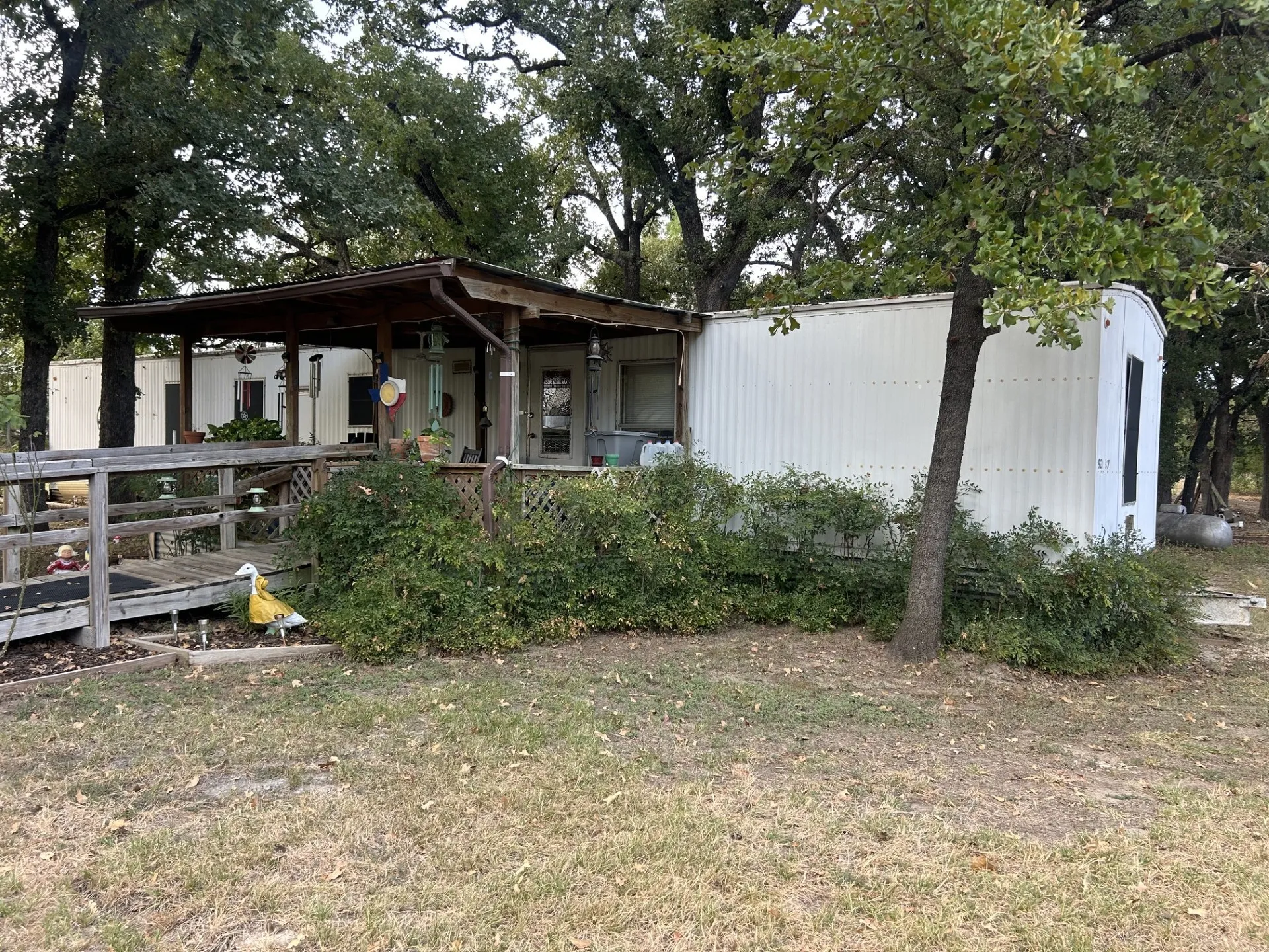 Mobile Home For Sale in Hunt County , 9277 Morris Drive, Hawk Cove, Texas 75474, 3 Bedroom, 1 Bathroom, Garage spaces, 840 Sqft, built in 1974, mls#21380228, Real Estate Agent in Hawk Cove, Homes For Sale in Hunt county, Homes For Sale in Hawk Cove, Realtor in Hawk Cove Texas, Real Estate Brokerage Independent Realty Texas, Luminita Cordes Realtor