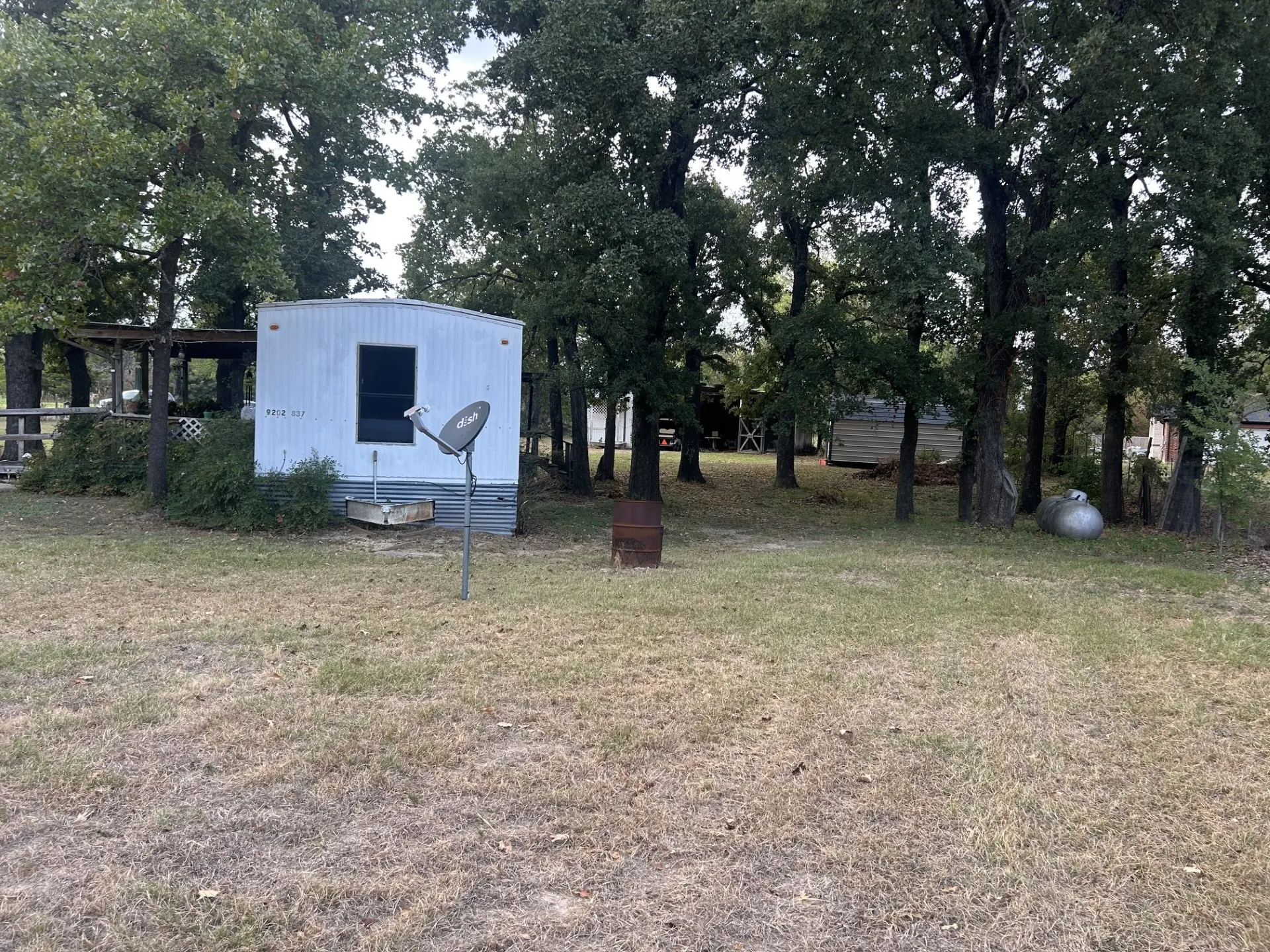 Mobile Home For Sale in Hunt County , 9277 Morris Drive, Hawk Cove, Texas 75474, 3 Bedroom, 1 Bathroom, Garage spaces, 840 Sqft, built in 1974, mls#21380228, Real Estate Agent in Hawk Cove, Homes For Sale in Hunt county, Homes For Sale in Hawk Cove, Realtor in Hawk Cove Texas, Real Estate Brokerage Independent Realty Texas, Luminita Cordes Realtor