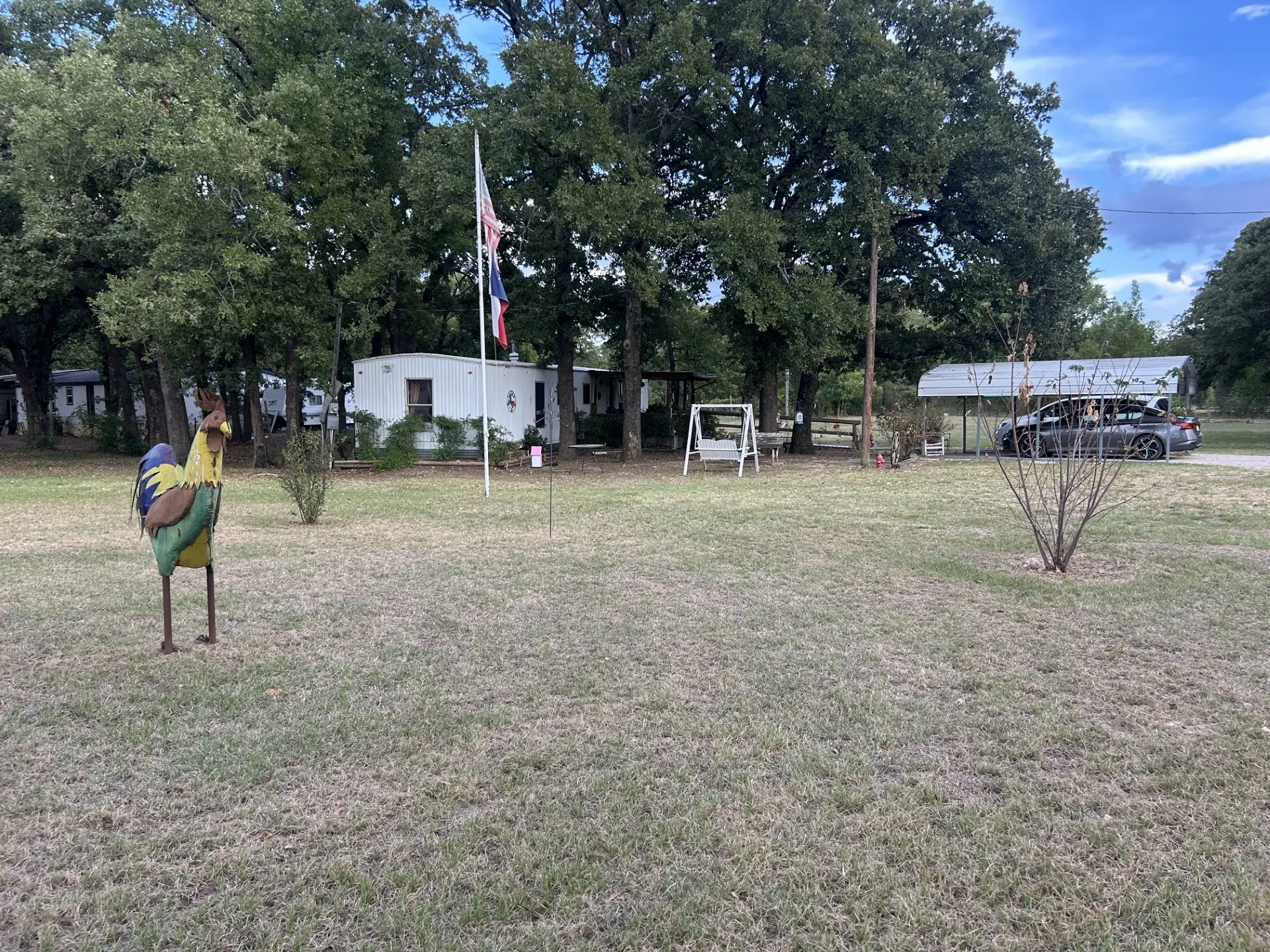 Mobile Home For Sale in Hunt County , 9277 Morris Drive, Hawk Cove, Texas 75474, 3 Bedroom, 1 Bathroom, Garage spaces, 840 Sqft, built in 1974, mls#21380228, Real Estate Agent in Hawk Cove, Homes For Sale in Hunt county, Homes For Sale in Hawk Cove, Realtor in Hawk Cove Texas, Real Estate Brokerage Independent Realty Texas, Luminita Cordes Realtor