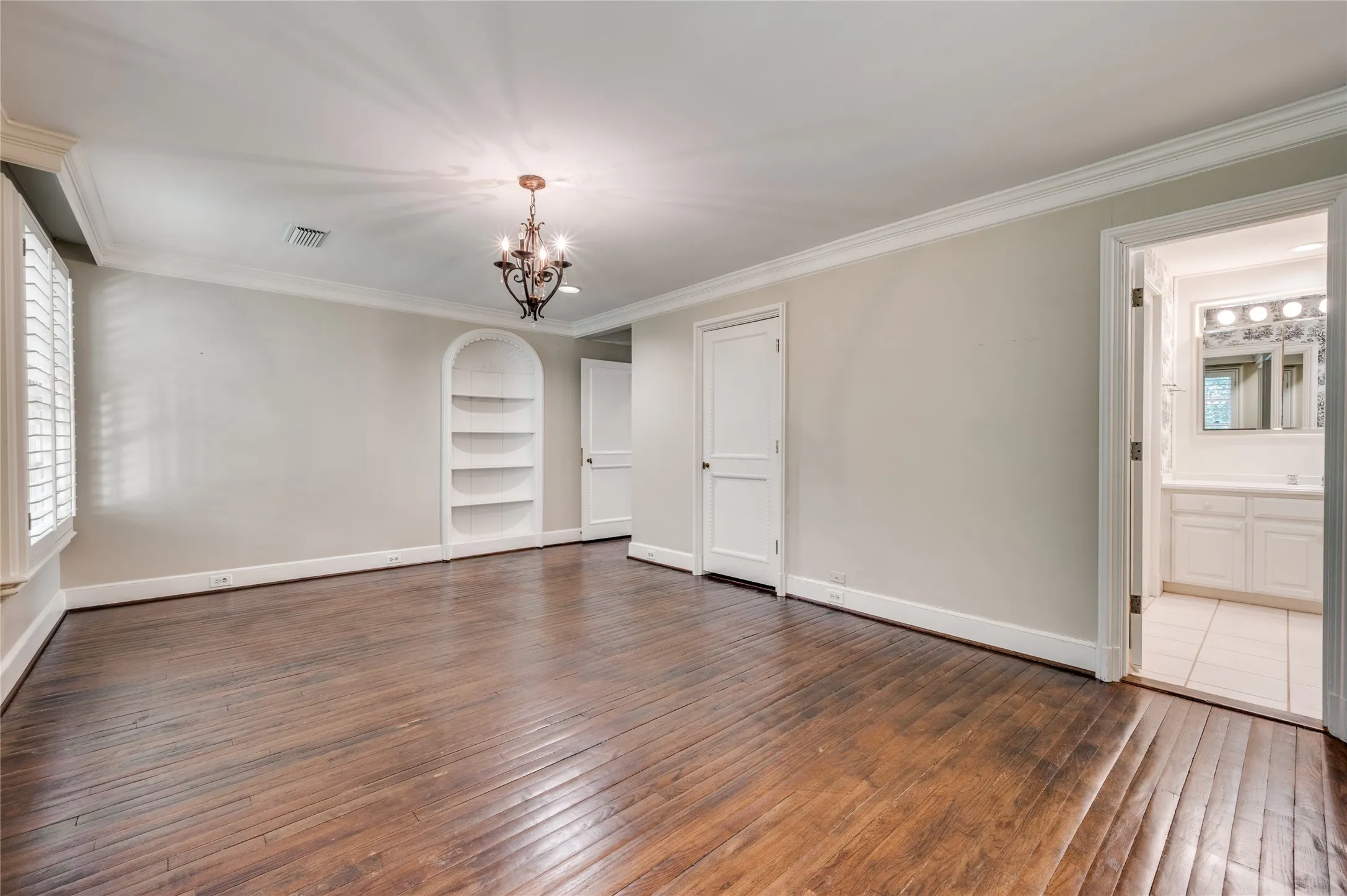Duplex For Rent in Dallas County , 4520 Westway Avenue, Highland Park, Texas 75205, 2 Bedroom, 3 Bathroom, 2 Garage spaces, 2,700 Sqft, built in 1981, mls#21384505, Real Estate Agent in Highland Park, Homes For Rent in Dallas county, Homes For Rent in Highland Park, Realtor in Highland Park Texas, Real Estate Brokerage Independent Realty Texas, Luminita Cordes Realtor