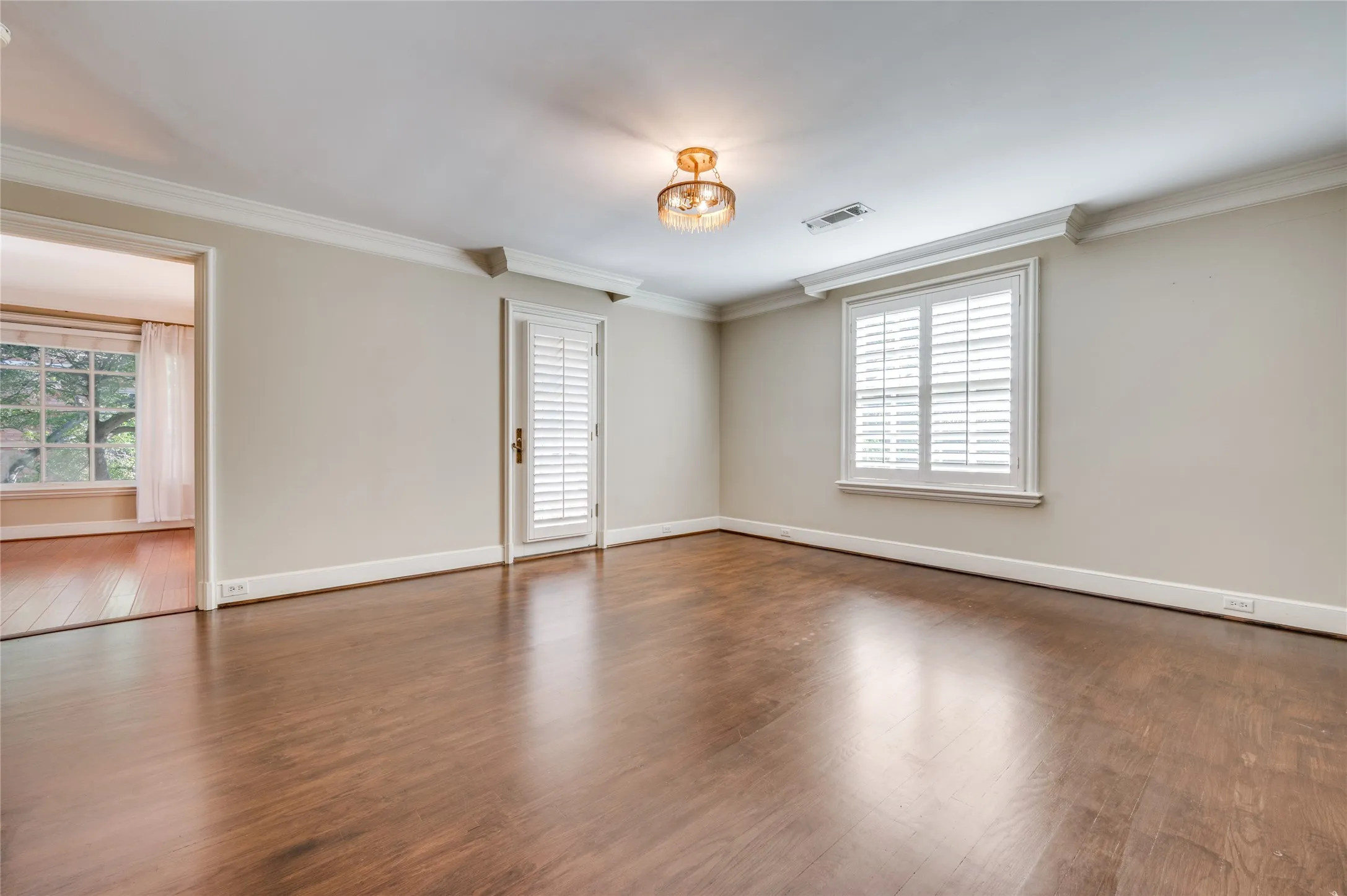 Duplex For Rent in Dallas County , 4520 Westway Avenue, Highland Park, Texas 75205, 2 Bedroom, 3 Bathroom, 2 Garage spaces, 2,700 Sqft, built in 1981, mls#21384505, Real Estate Agent in Highland Park, Homes For Rent in Dallas county, Homes For Rent in Highland Park, Realtor in Highland Park Texas, Real Estate Brokerage Independent Realty Texas, Luminita Cordes Realtor