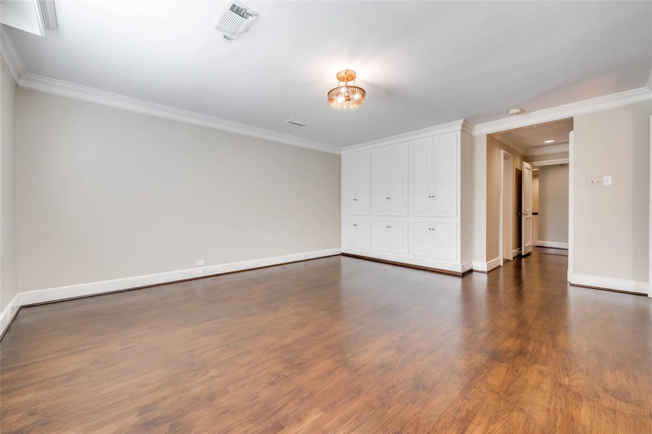 Duplex For Rent in Dallas County , 4520 Westway Avenue, Highland Park, Texas 75205, 2 Bedroom, 3 Bathroom, 2 Garage spaces, 2,700 Sqft, built in 1981, mls#21384505, Real Estate Agent in Highland Park, Homes For Rent in Dallas county, Homes For Rent in Highland Park, Realtor in Highland Park Texas, Real Estate Brokerage Independent Realty Texas, Luminita Cordes Realtor