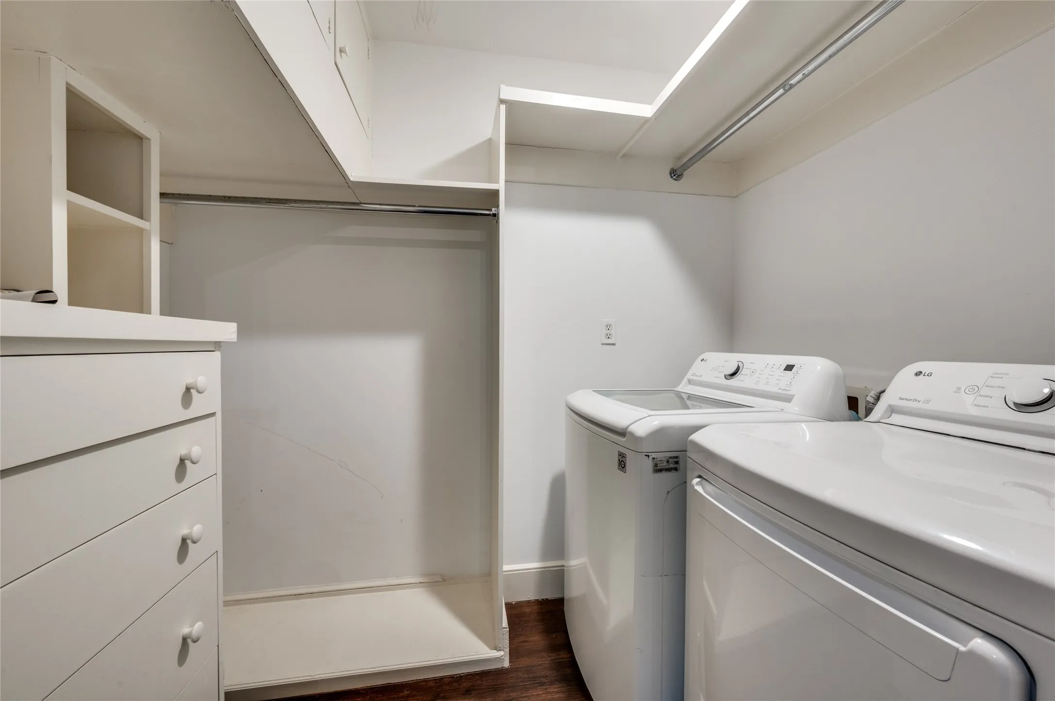 Duplex For Rent in Dallas County , 4520 Westway Avenue, Highland Park, Texas 75205, 2 Bedroom, 3 Bathroom, 2 Garage spaces, 2,700 Sqft, built in 1981, mls#21384505, Real Estate Agent in Highland Park, Homes For Rent in Dallas county, Homes For Rent in Highland Park, Realtor in Highland Park Texas, Real Estate Brokerage Independent Realty Texas, Luminita Cordes Realtor