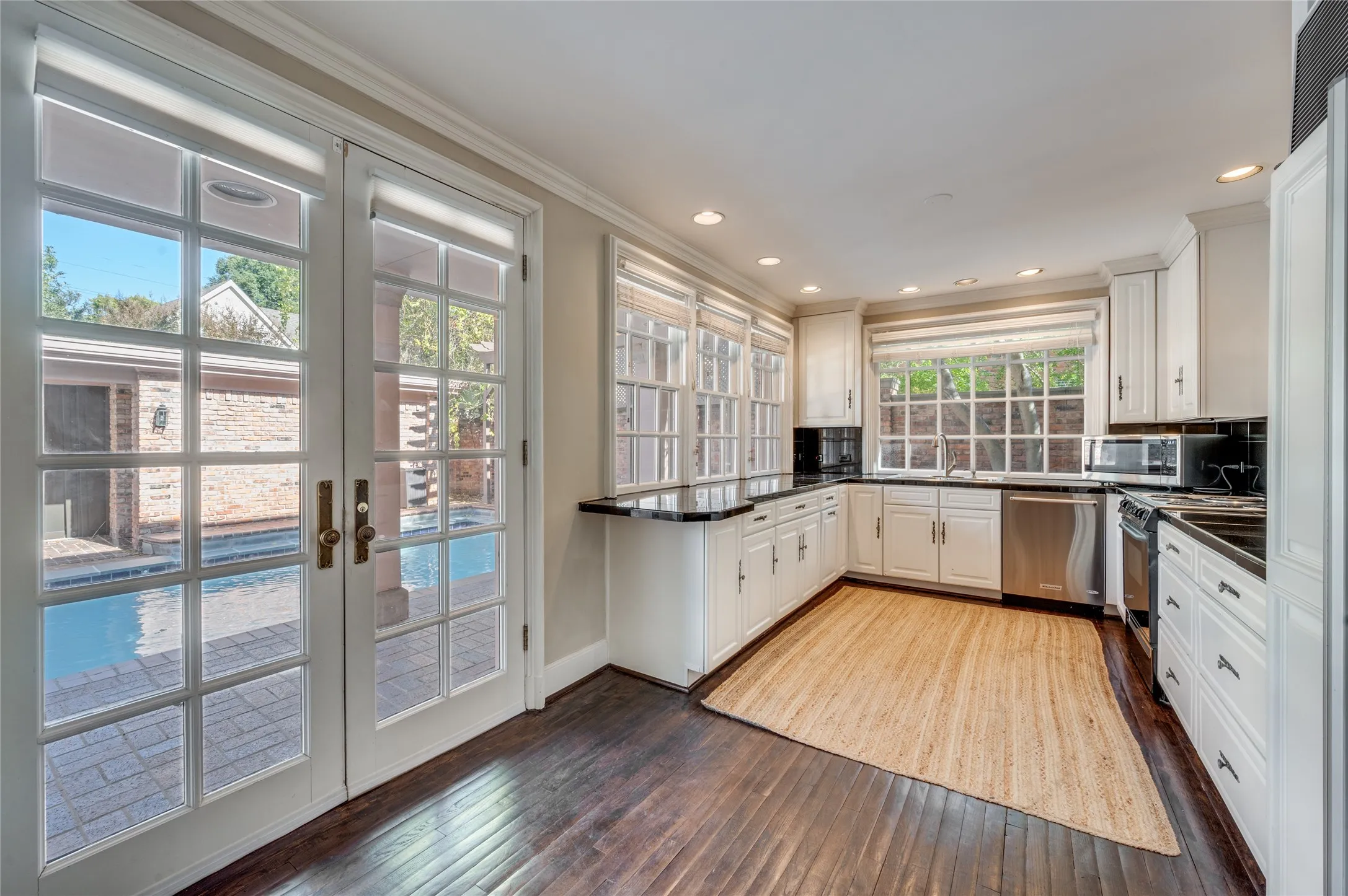 Duplex For Rent in Dallas County , 4520 Westway Avenue, Highland Park, Texas 75205, 2 Bedroom, 3 Bathroom, 2 Garage spaces, 2,700 Sqft, built in 1981, mls#21384505, Real Estate Agent in Highland Park, Homes For Rent in Dallas county, Homes For Rent in Highland Park, Realtor in Highland Park Texas, Real Estate Brokerage Independent Realty Texas, Luminita Cordes Realtor