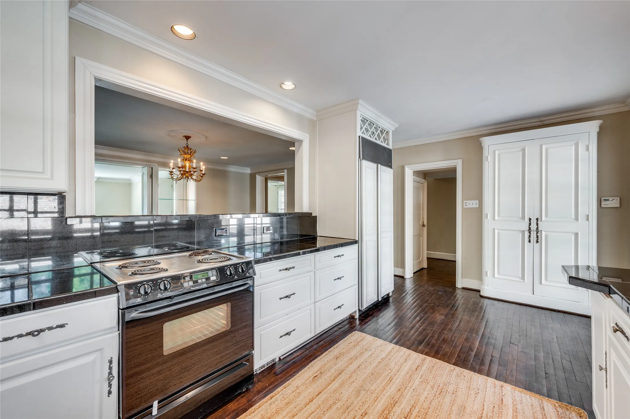 Duplex For Rent in Dallas County , 4520 Westway Avenue, Highland Park, Texas 75205, 2 Bedroom, 3 Bathroom, 2 Garage spaces, 2,700 Sqft, built in 1981, mls#21384505, Real Estate Agent in Highland Park, Homes For Rent in Dallas county, Homes For Rent in Highland Park, Realtor in Highland Park Texas, Real Estate Brokerage Independent Realty Texas, Luminita Cordes Realtor