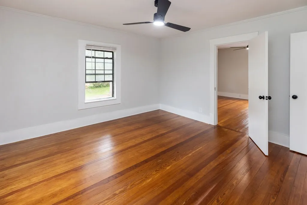 Single Family Residence For Rent in Grayson County , 1025 W Walker Street, Denison, Texas 75020, 3 Bedroom, 2 Bathroom, Garage spaces, 1,864 Sqft, built in 1936, mls#21384511, Real Estate Agent in Denison, Homes For Rent in Grayson county, Homes For Rent in Denison, Realtor in Denison Texas, Real Estate Brokerage Independent Realty Texas, Luminita Cordes Realtor