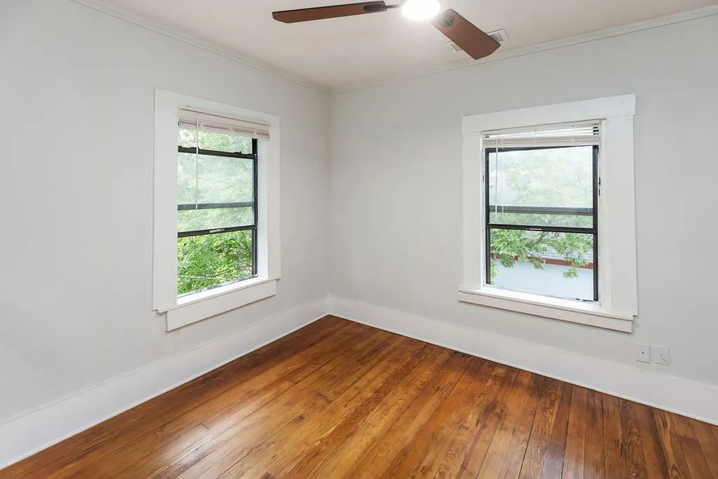 Single Family Residence For Rent in Grayson County , 1025 W Walker Street, Denison, Texas 75020, 3 Bedroom, 2 Bathroom, Garage spaces, 1,864 Sqft, built in 1936, mls#21384511, Real Estate Agent in Denison, Homes For Rent in Grayson county, Homes For Rent in Denison, Realtor in Denison Texas, Real Estate Brokerage Independent Realty Texas, Luminita Cordes Realtor