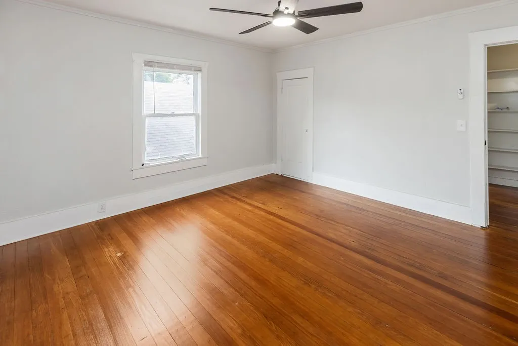 Single Family Residence For Rent in Grayson County , 1025 W Walker Street, Denison, Texas 75020, 3 Bedroom, 2 Bathroom, Garage spaces, 1,864 Sqft, built in 1936, mls#21384511, Real Estate Agent in Denison, Homes For Rent in Grayson county, Homes For Rent in Denison, Realtor in Denison Texas, Real Estate Brokerage Independent Realty Texas, Luminita Cordes Realtor