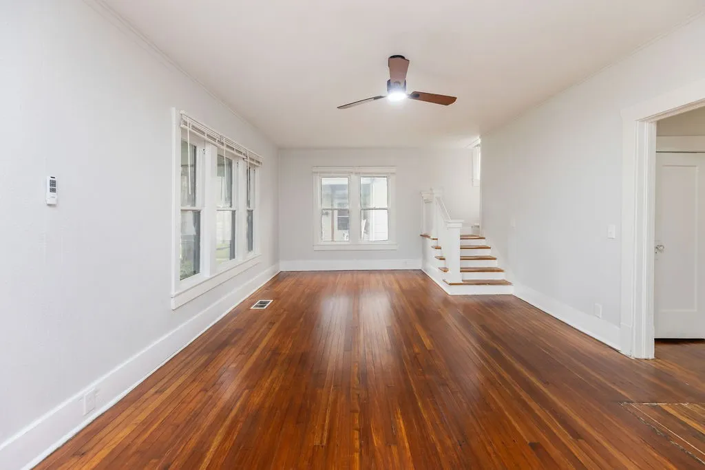 Single Family Residence For Rent in Grayson County , 1025 W Walker Street, Denison, Texas 75020, 3 Bedroom, 2 Bathroom, Garage spaces, 1,864 Sqft, built in 1936, mls#21384511, Real Estate Agent in Denison, Homes For Rent in Grayson county, Homes For Rent in Denison, Realtor in Denison Texas, Real Estate Brokerage Independent Realty Texas, Luminita Cordes Realtor