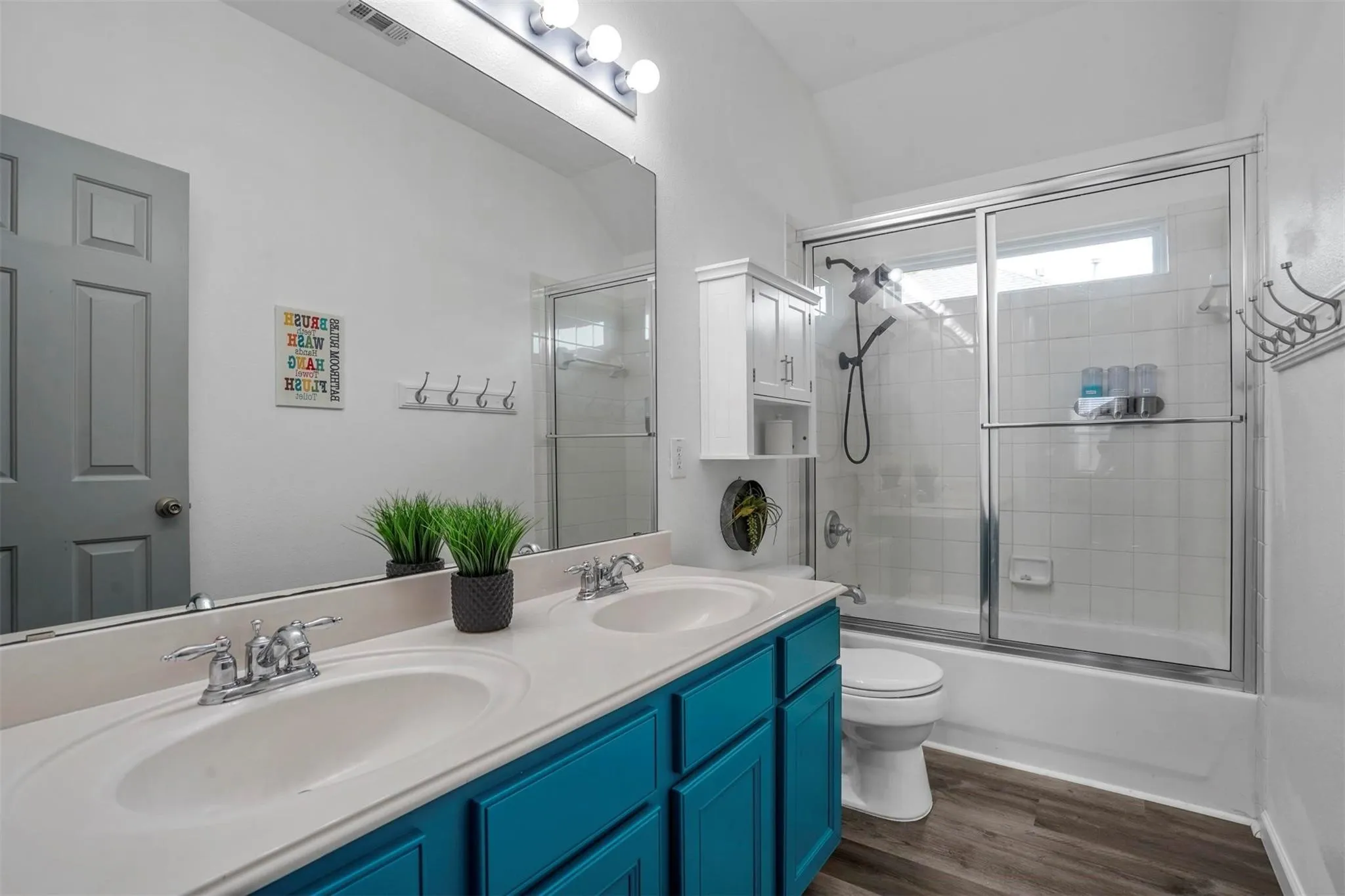 Single Family Residence For Sale in Tarrant County , 4924 Obrien Way, Fort Worth, Texas 76244, 3 Bedroom, 3 Bathroom, 2 Garage spaces, 2,798 Sqft, built in 2005, mls#21383447, Real Estate Agent in Fort Worth, Homes For Sale in Tarrant county, Homes For Sale in Fort Worth, Realtor in Fort Worth Texas, Real Estate Brokerage Independent Realty Texas, Luminita Cordes Realtor