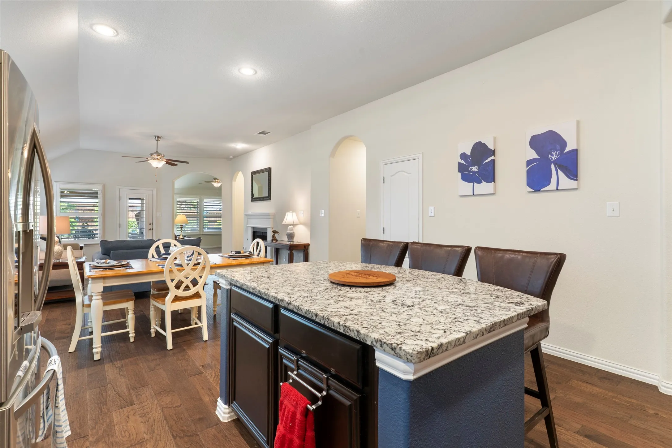 Single Family Residence For Sale in Collin County , 1728 Journey Forth Trail, Wylie, Texas 75098, 3 Bedroom, 2 Bathroom, 2 Garage spaces, 2,088 Sqft, built in 2017, mls#21382636, Real Estate Agent in Wylie, Homes For Sale in Collin county, Homes For Sale in Wylie, Realtor in Wylie Texas, Real Estate Brokerage Independent Realty Texas, Luminita Cordes Realtor