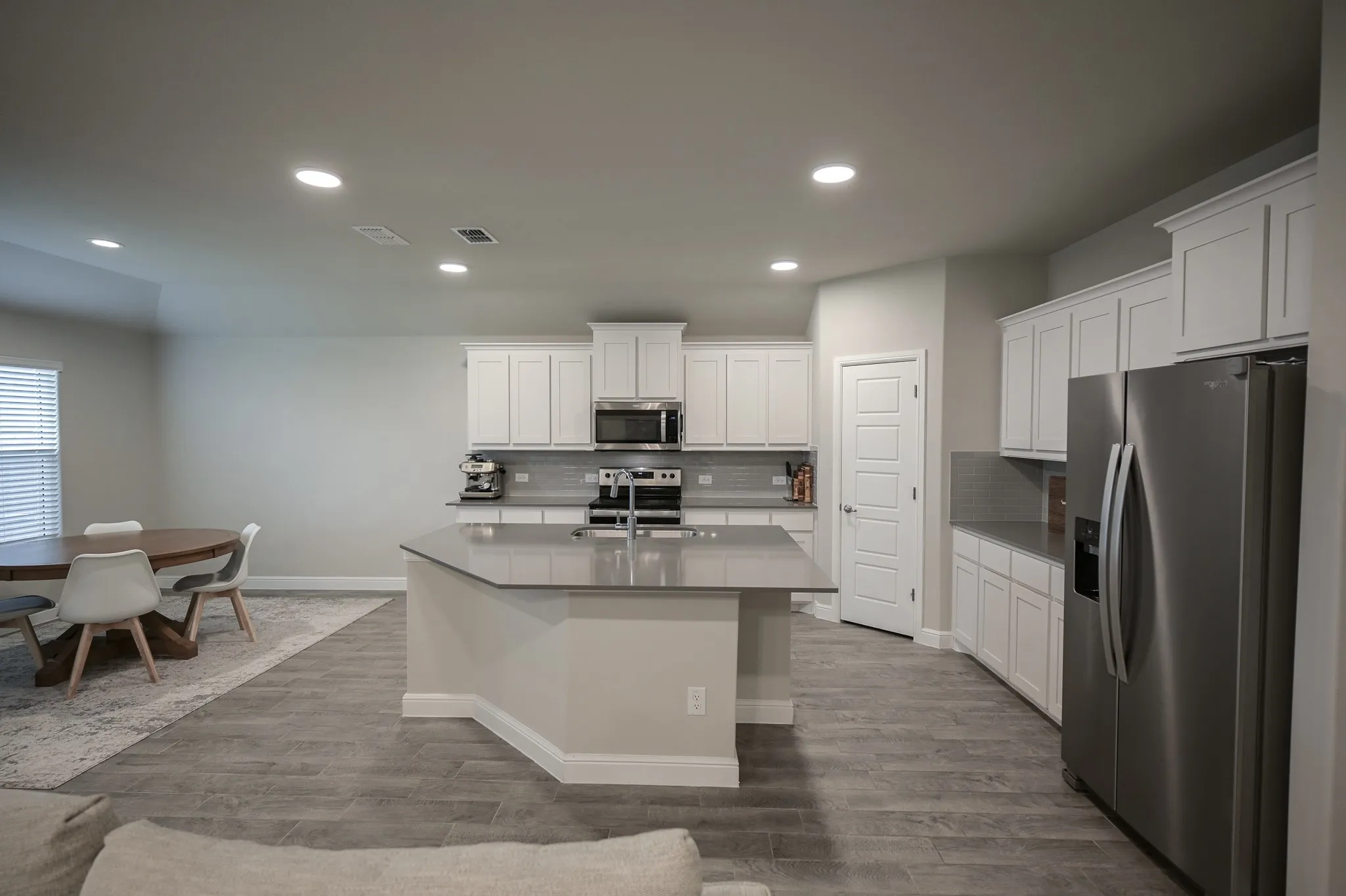 Single Family Residence For Rent in Johnson County , 725 Golden Gate Park Road, Alvarado, Texas 76009, 4 Bedroom, 2 Bathroom, 2 Garage spaces, 2,172 Sqft, built in 2023, mls#21382484, Real Estate Agent in Alvarado, Homes For Rent in Johnson county, Homes For Rent in Alvarado, Realtor in Alvarado Texas, Real Estate Brokerage Independent Realty Texas, Luminita Cordes Realtor