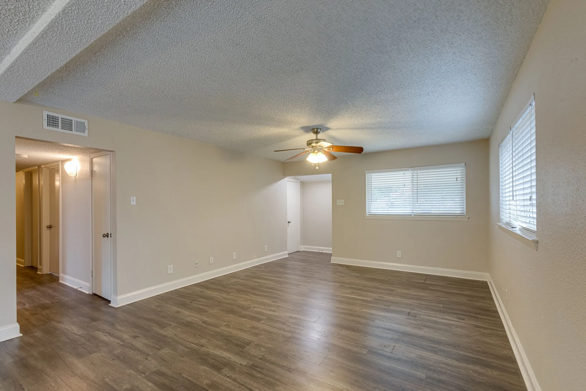 Single Family Residence For Rent in Dallas County , 508 Lexington Lane, Richardson, Texas 75080, 4 Bedroom, 3 Bathroom, Garage spaces, 1,705 Sqft, built in 1960, mls#21384523, Real Estate Agent in Richardson, Homes For Rent in Dallas county, Homes For Rent in Richardson, Realtor in Richardson Texas, Real Estate Brokerage Independent Realty Texas, Luminita Cordes Realtor