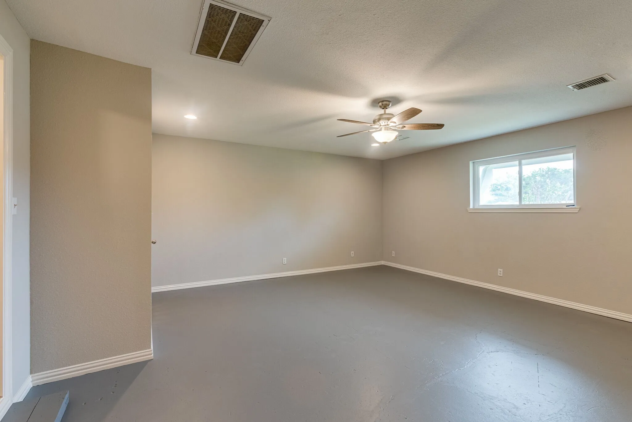 Single Family Residence For Rent in Dallas County , 508 Lexington Lane, Richardson, Texas 75080, 4 Bedroom, 3 Bathroom, Garage spaces, 1,705 Sqft, built in 1960, mls#21384523, Real Estate Agent in Richardson, Homes For Rent in Dallas county, Homes For Rent in Richardson, Realtor in Richardson Texas, Real Estate Brokerage Independent Realty Texas, Luminita Cordes Realtor
