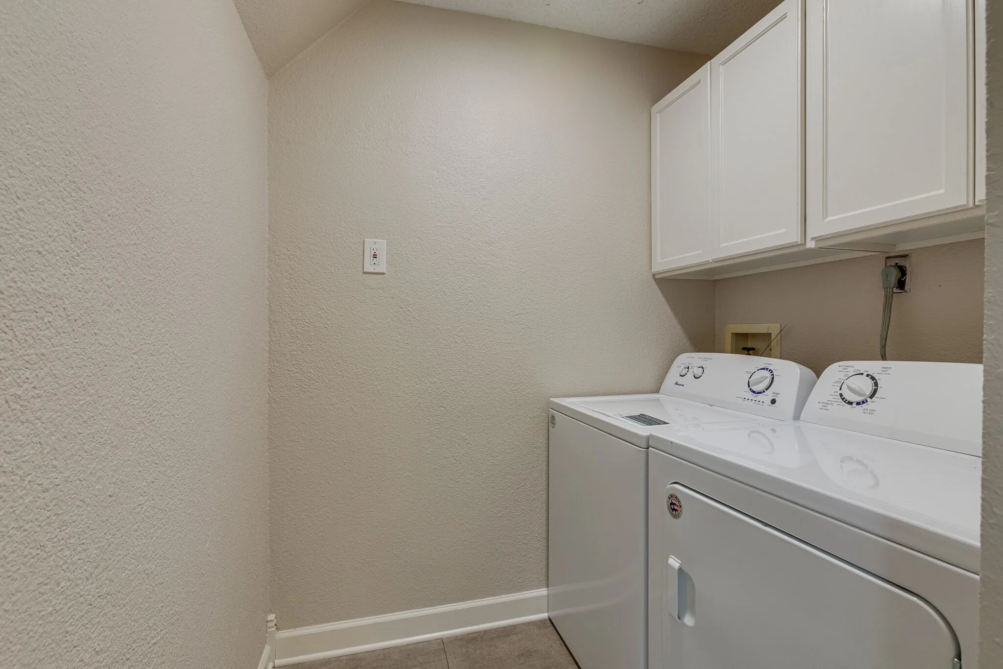 Single Family Residence For Rent in Dallas County , 508 Lexington Lane, Richardson, Texas 75080, 4 Bedroom, 3 Bathroom, Garage spaces, 1,705 Sqft, built in 1960, mls#21384523, Real Estate Agent in Richardson, Homes For Rent in Dallas county, Homes For Rent in Richardson, Realtor in Richardson Texas, Real Estate Brokerage Independent Realty Texas, Luminita Cordes Realtor