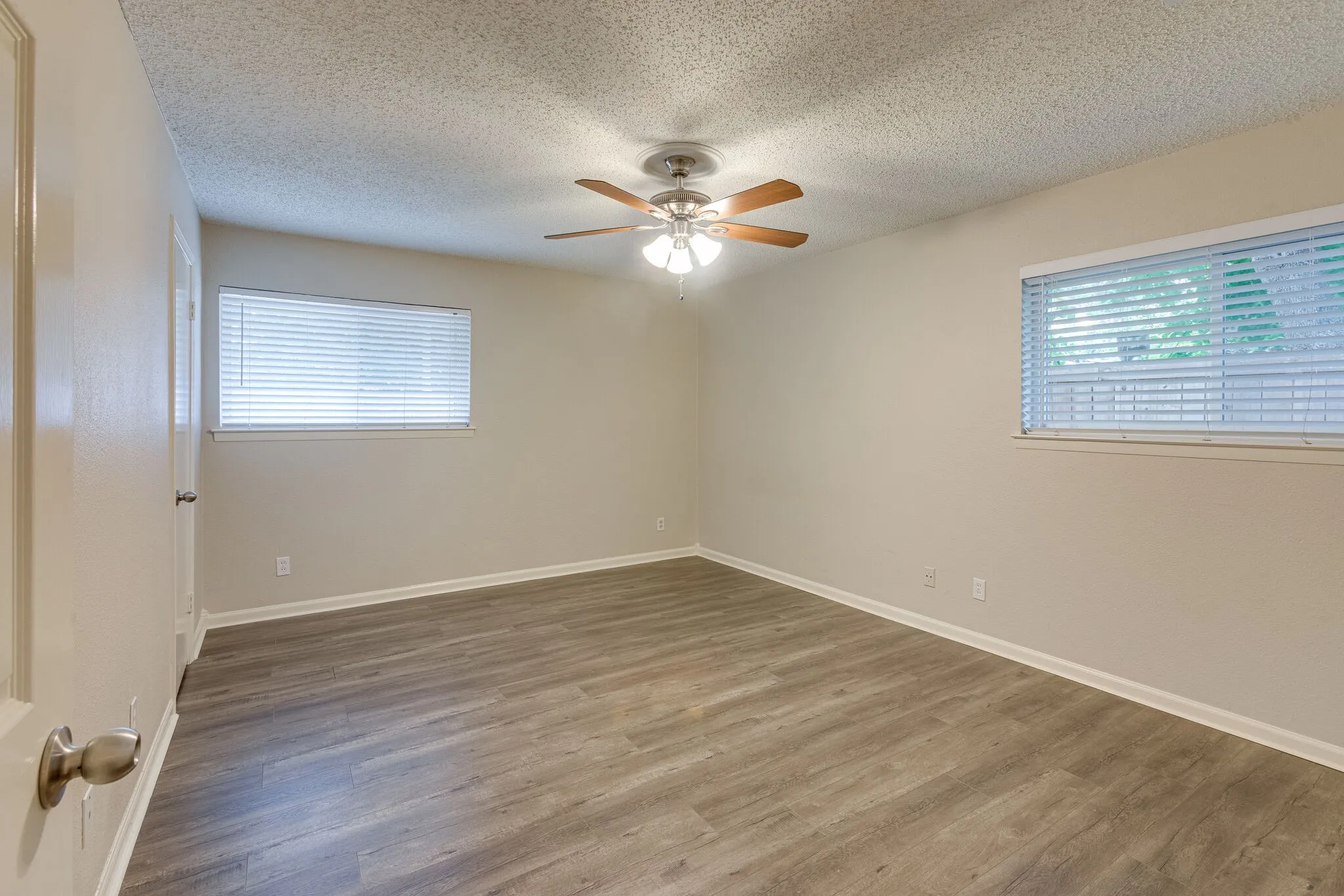 Single Family Residence For Rent in Dallas County , 508 Lexington Lane, Richardson, Texas 75080, 4 Bedroom, 3 Bathroom, Garage spaces, 1,705 Sqft, built in 1960, mls#21384523, Real Estate Agent in Richardson, Homes For Rent in Dallas county, Homes For Rent in Richardson, Realtor in Richardson Texas, Real Estate Brokerage Independent Realty Texas, Luminita Cordes Realtor