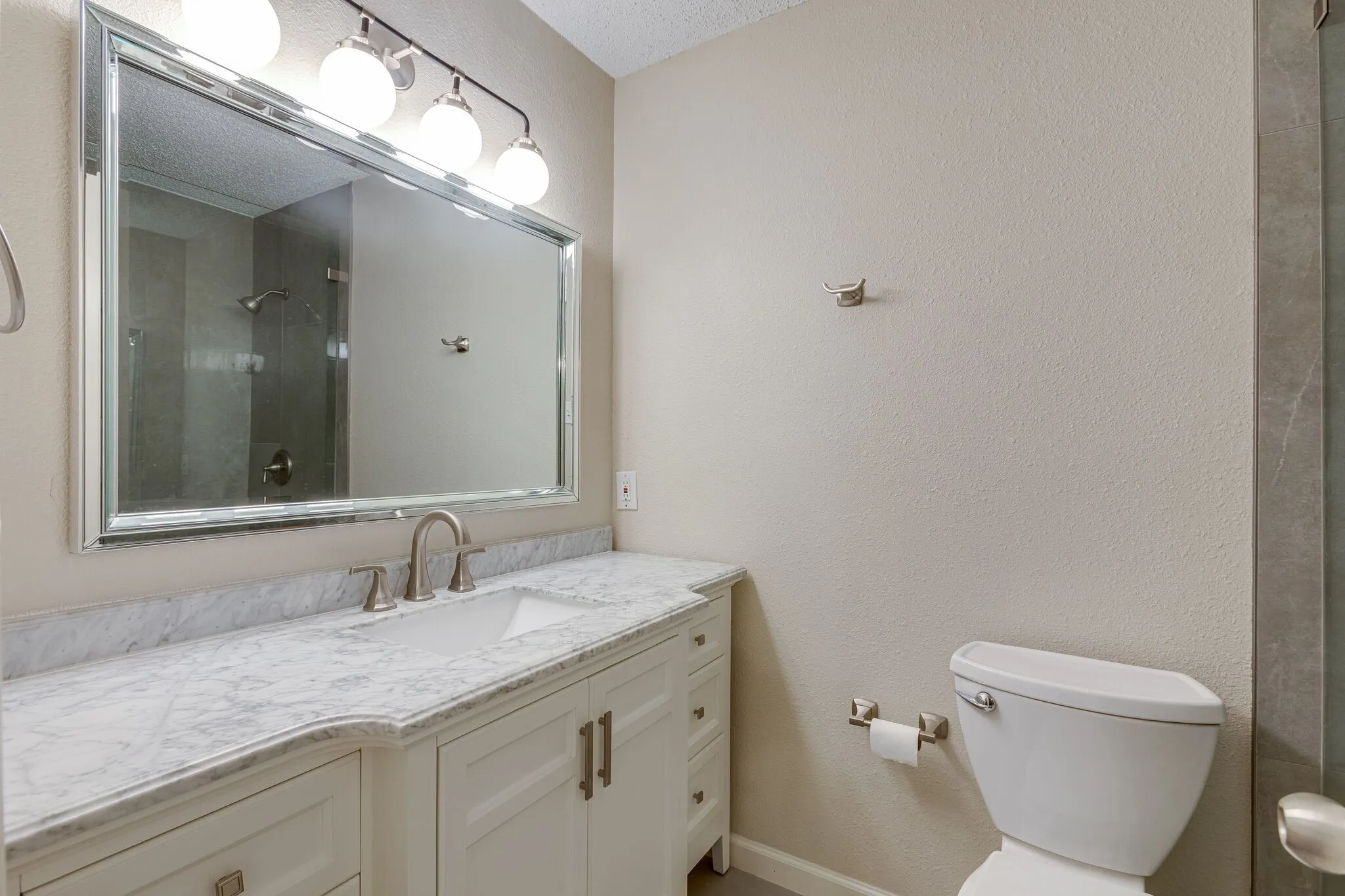 Single Family Residence For Rent in Dallas County , 508 Lexington Lane, Richardson, Texas 75080, 4 Bedroom, 3 Bathroom, Garage spaces, 1,705 Sqft, built in 1960, mls#21384523, Real Estate Agent in Richardson, Homes For Rent in Dallas county, Homes For Rent in Richardson, Realtor in Richardson Texas, Real Estate Brokerage Independent Realty Texas, Luminita Cordes Realtor