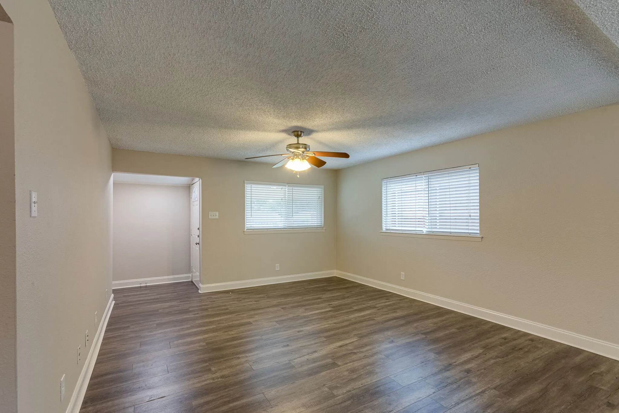 Single Family Residence For Rent in Dallas County , 508 Lexington Lane, Richardson, Texas 75080, 4 Bedroom, 3 Bathroom, Garage spaces, 1,705 Sqft, built in 1960, mls#21384523, Real Estate Agent in Richardson, Homes For Rent in Dallas county, Homes For Rent in Richardson, Realtor in Richardson Texas, Real Estate Brokerage Independent Realty Texas, Luminita Cordes Realtor